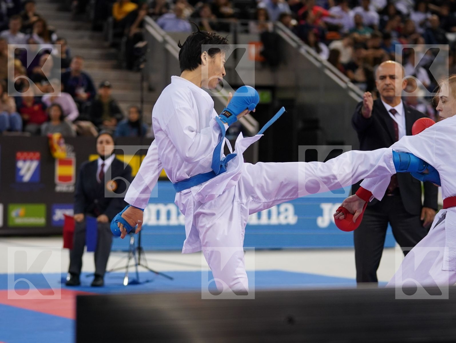 GATAULLINA NAILYA (RUSSIAN FEDERATION) vs YIN XIAOYAN (PEOPLES REPUBLIC OF CHINA) in Senior Kumite -61 Kg - Gold bout
