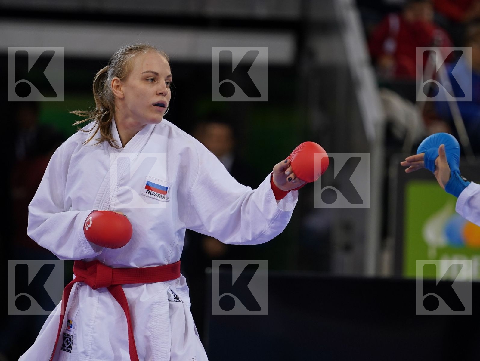 GATAULLINA NAILYA (RUSSIAN FEDERATION) vs YIN XIAOYAN (PEOPLES REPUBLIC OF CHINA) in Senior Kumite -61 Kg - Gold bout