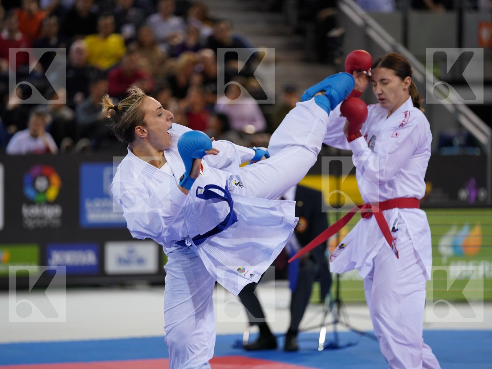 ZARETSKA IRINA (AZERBAIJAN) vs SEMERARO SILVIA (ITALY) in Senior Kumite -68 Kg - Gold bout