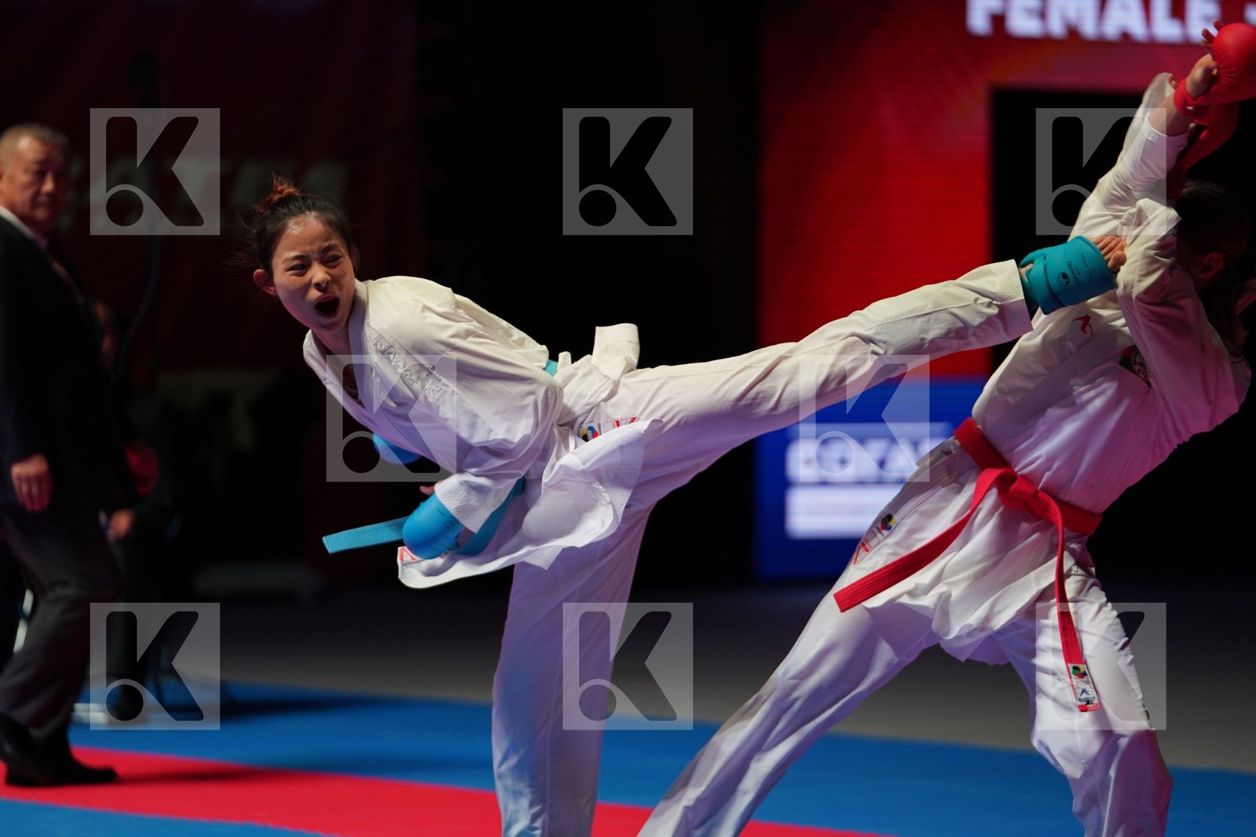 ZARETSKA IRINA (AZERBAIJAN vs GONG LI (CHINA) in Senior Kumite -68 Kg - Gold bout