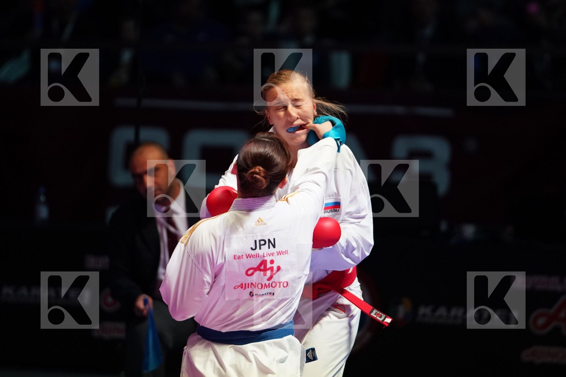 ZAYTSEVA IVANNA (RUSSIAN FEDERATION) vs UEKUSA AYUMI (JAPAN) in Senior Kumite 68+ Kg - Gold bout