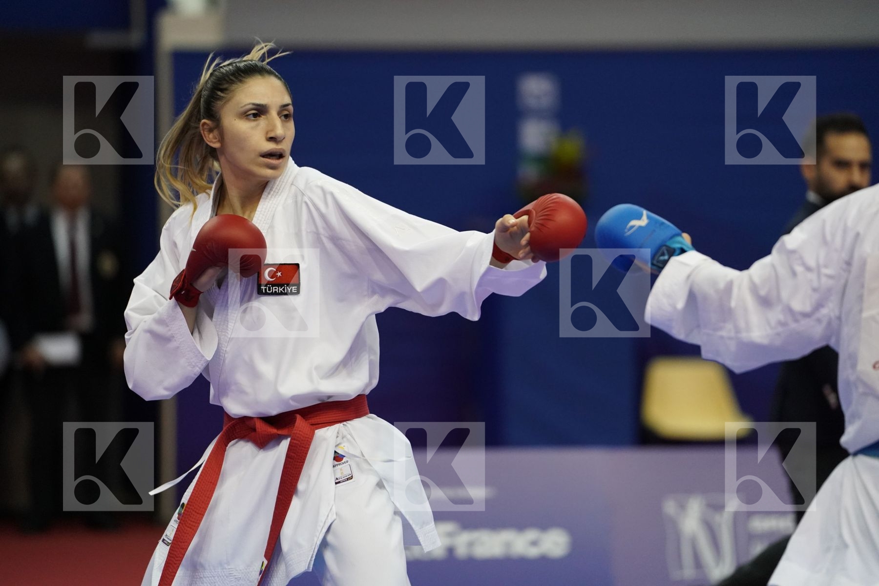 COBAN MERVE (TURKEY) vs ALIPOURKESHKA ROZ ITALY (ISLAMIC REPUBLIC OF IRAN) in Senior Kumite Ð 61 Kg - Bronze bout
