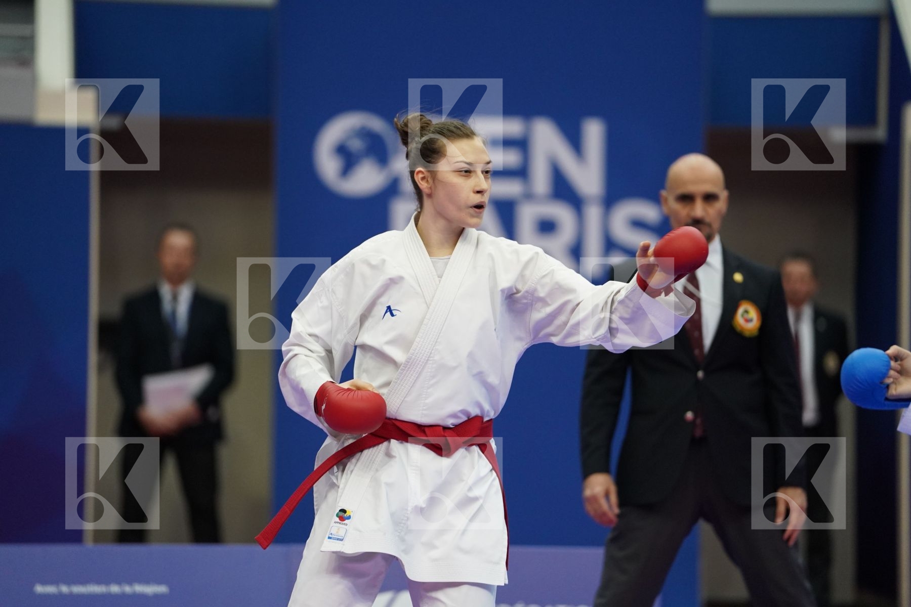 VASOVIC ANDRIJANA (SERBIA) vs SIVERT LAURA (FRANCE) in Senior Kumite Ð 61 Kg - Bronze bout