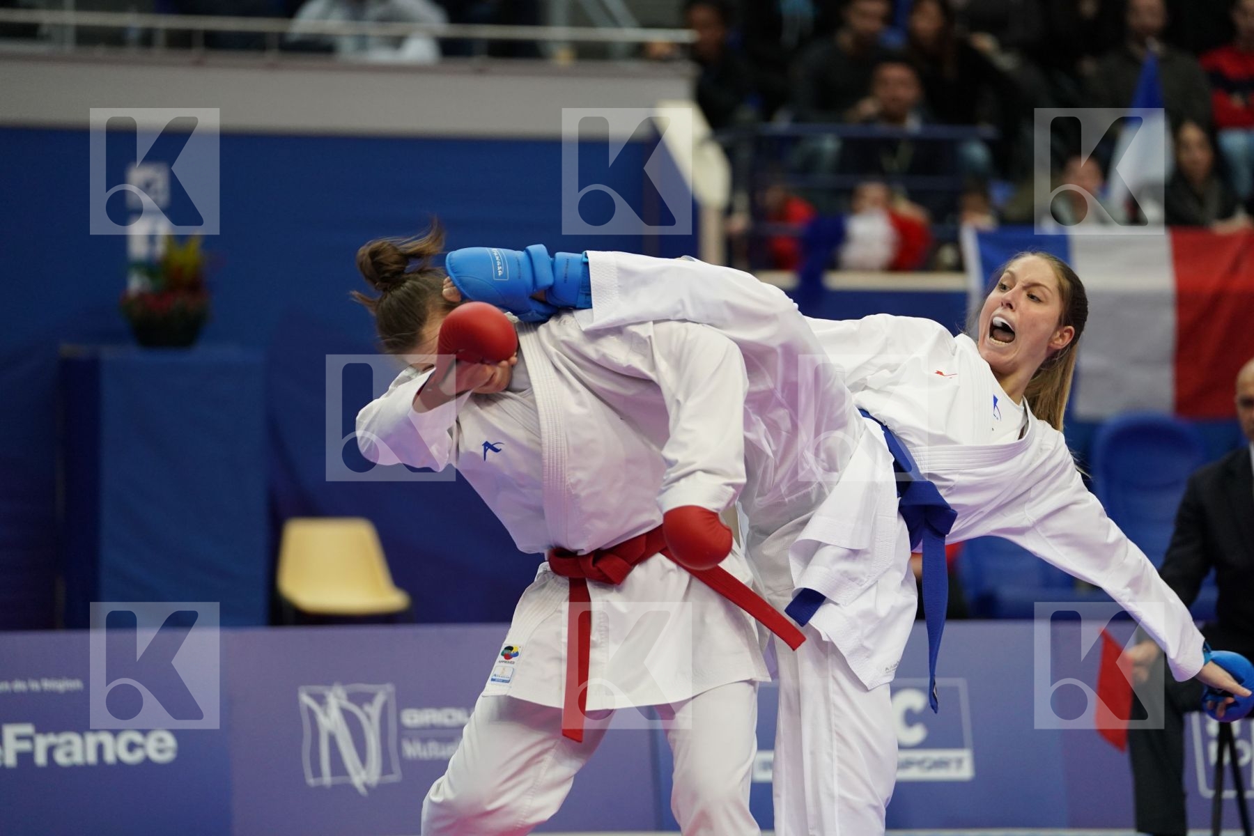 VASOVIC ANDRIJANA (SERBIA) vs SIVERT LAURA (FRANCE) in Senior Kumite Ð 61 Kg - Bronze bout