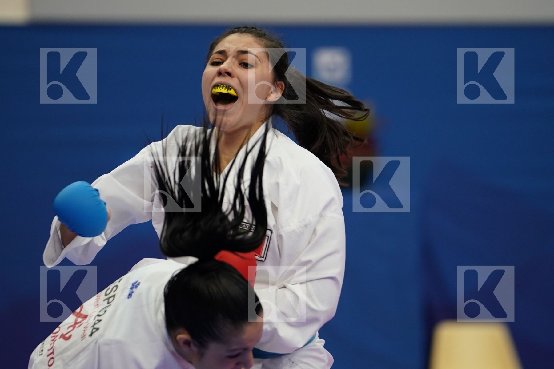VIZCAINO GONZALEZ CRISTINA (ESP) vs RAMOS AK ITALY SACHIKO PAULINA (MEXICO) in Senior Kumite Ð 68 Kg - Bronze bout