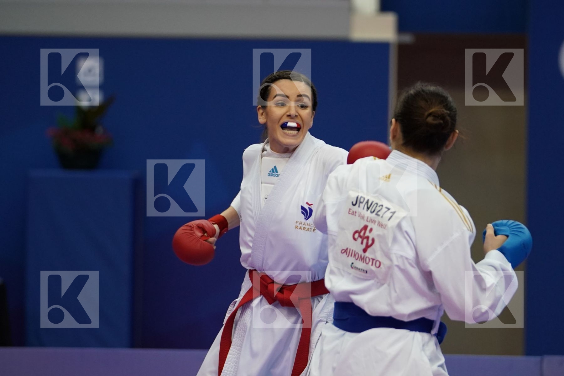 GARCIA NANCY (FRANCE) vs UEKUSA AYUMI (JAPAN) in Senior Kumite 68+ Kg - Gold bout