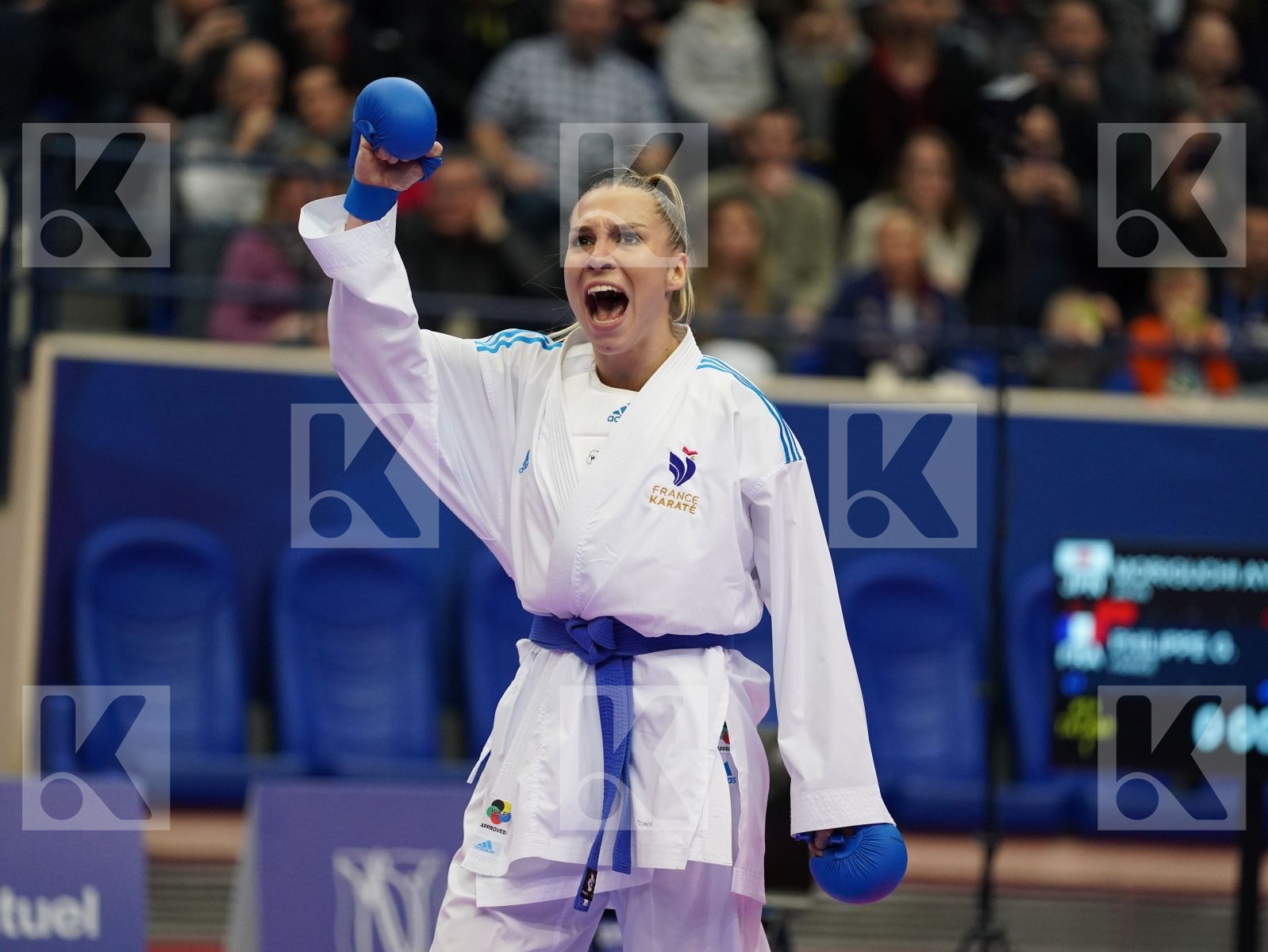 MORIGUCHI AYAMI (JAPAN) vs PHILIPPE GWENDOLINE (FRANCE) in Senior Kumite -61 Kg - Bronze bout