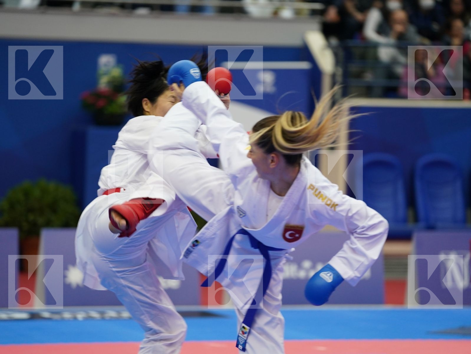 MIYAHARA MIHO (JAPAN) vs OZCELIK ARAPOGLU SERAP (TURKEY) in Senior Kumite -50 Kg - Gold bout