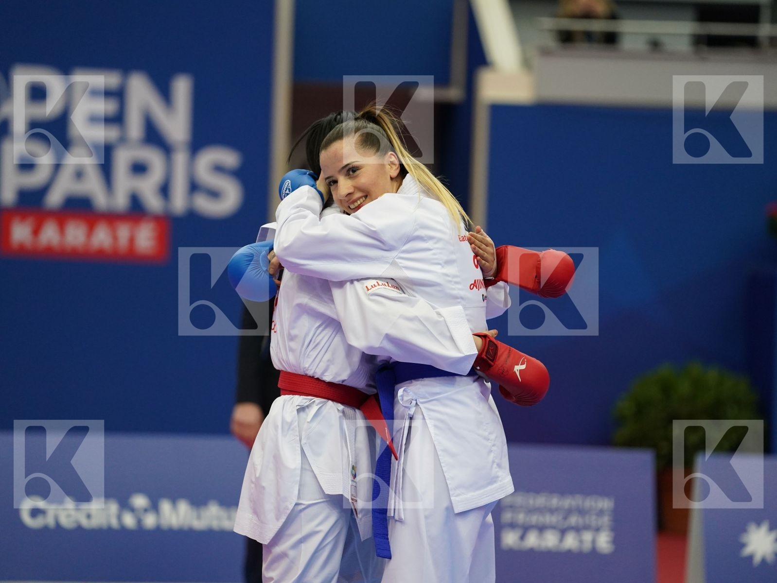 MIYAHARA MIHO (JAPAN) vs OZCELIK ARAPOGLU SERAP (TURKEY) in Senior Kumite -50 Kg - Gold bout