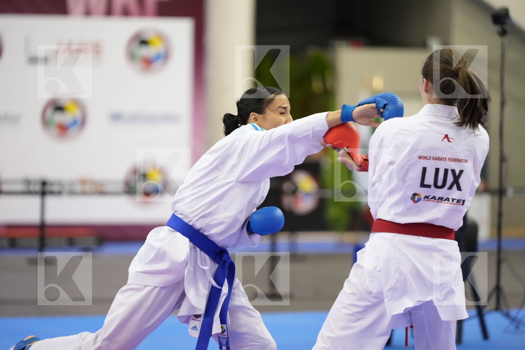 Kumite bronze bout featuring BRUNORI VERONICA & WARLING JENNIFER