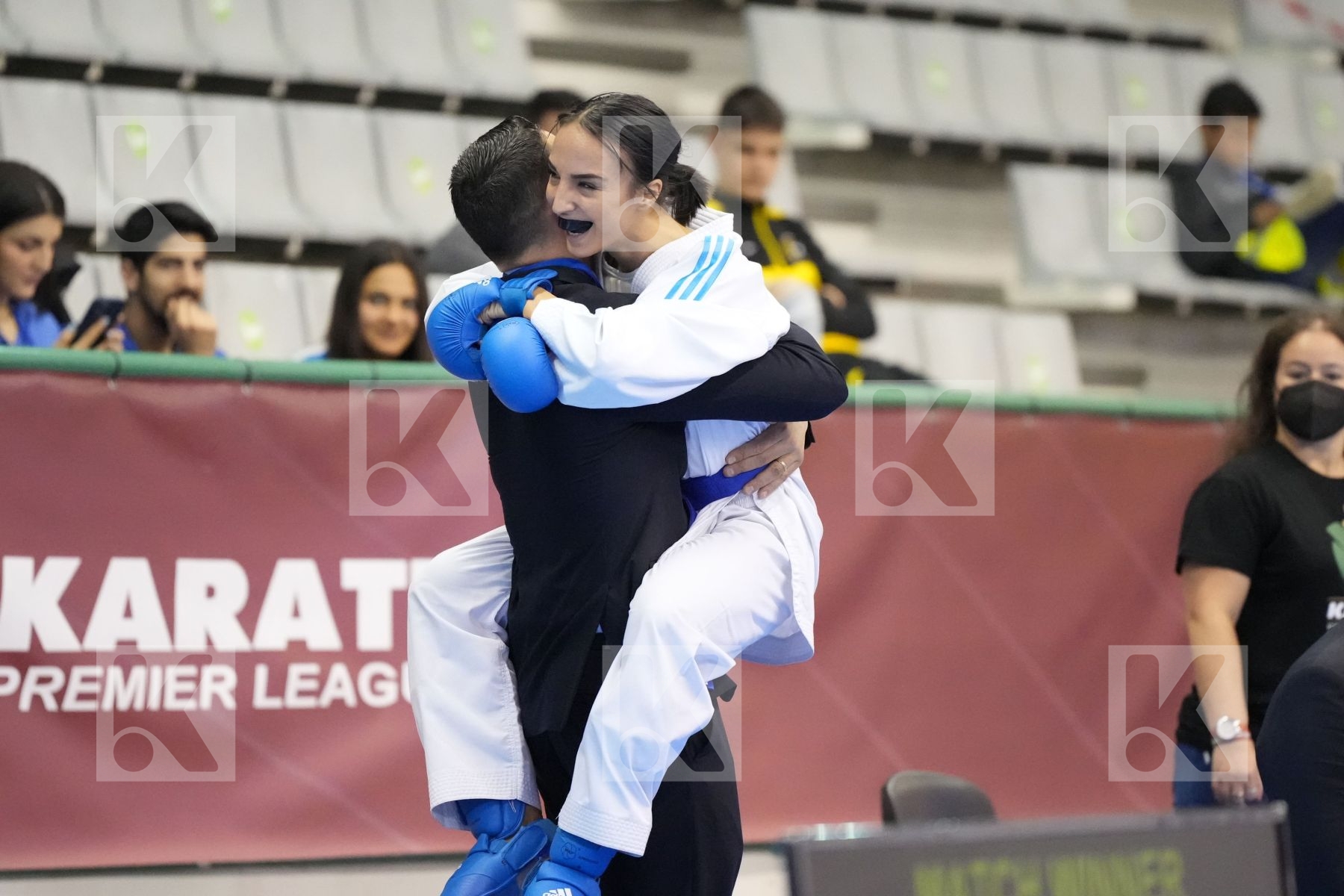 Kumite bronze bout featuring BRUNORI VERONICA & WARLING JENNIFER
