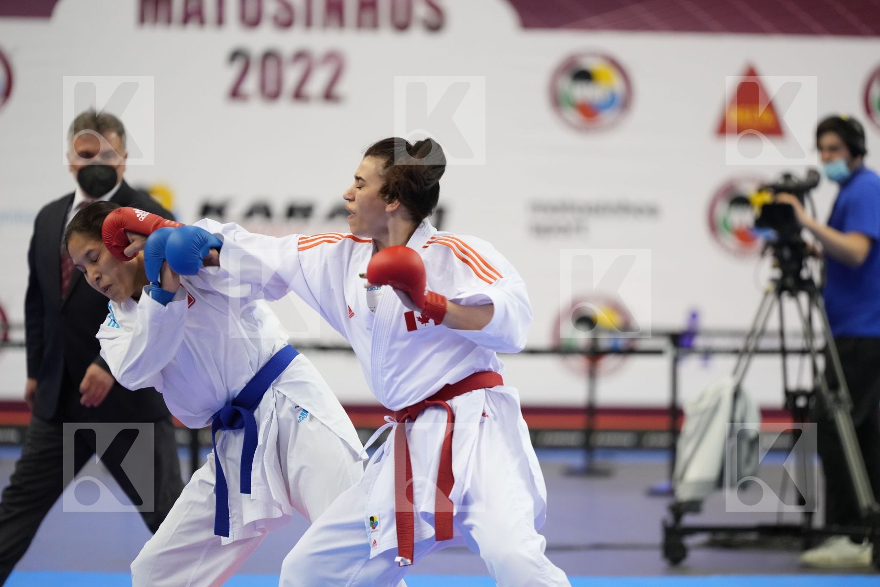 Kumite bronze bout featuring Haya Jumaa & Alexandra Grande