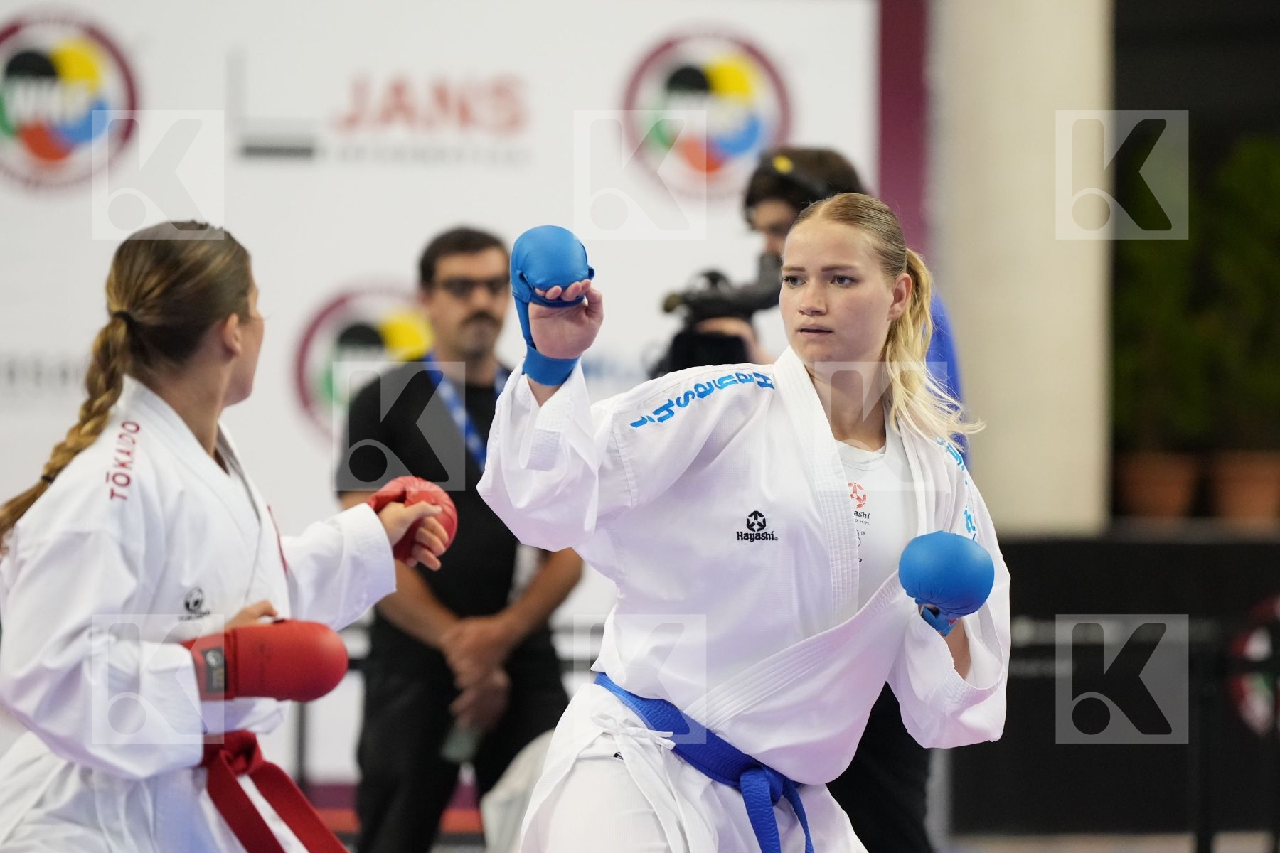 Kumite bronze bout featuring Creemers Ingrid & KAUFMANN FABIENNE