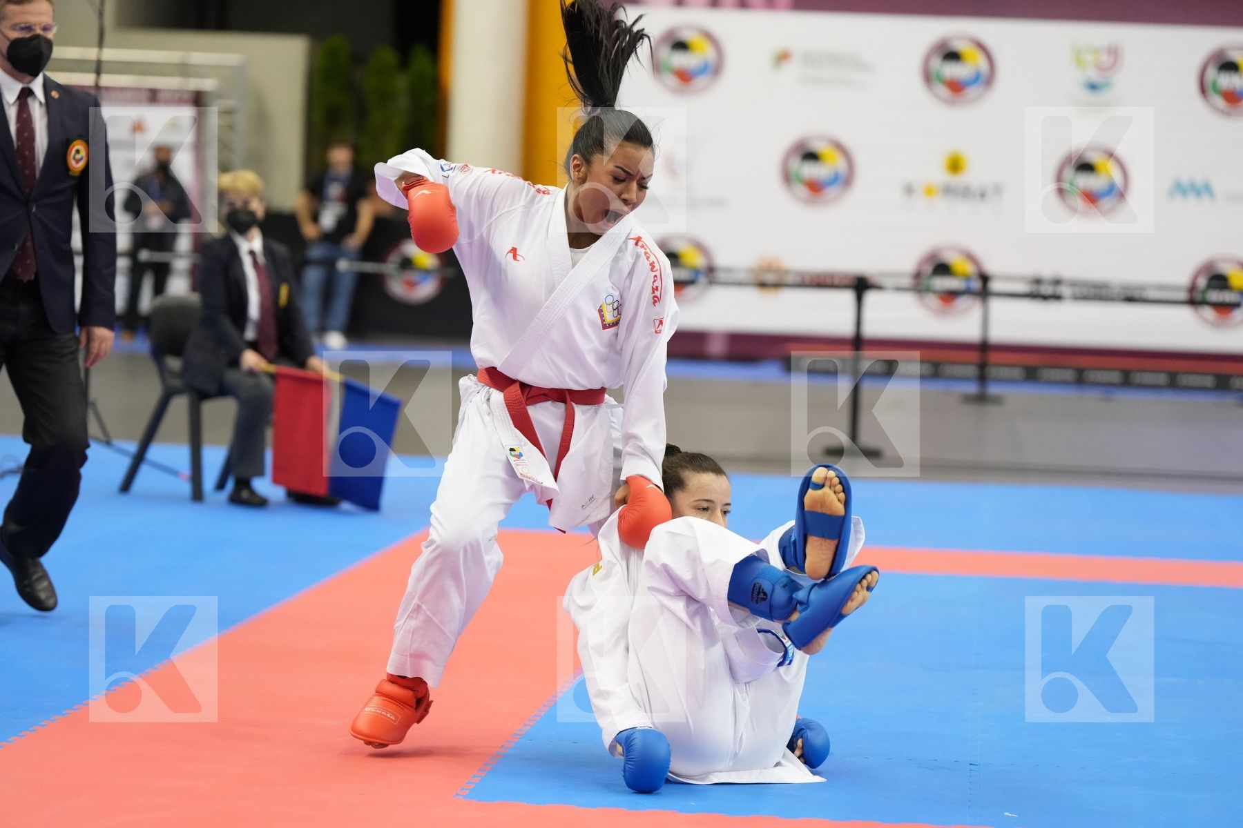 Kumite final bout featuring SALAZAR YORGELIS & OZCELIK ARAPOGLU SERAP