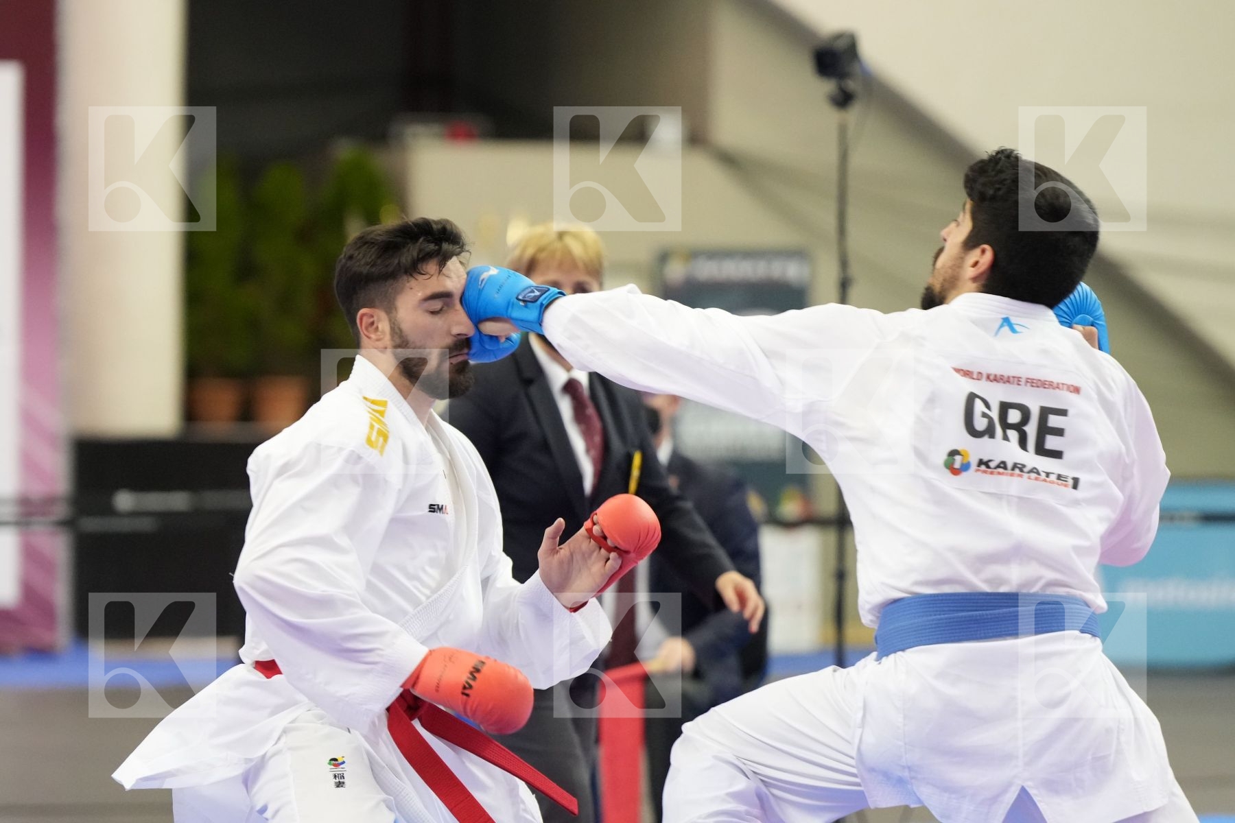 Kumite final bout featuring CRESCENZO ANGELO & XENOS CHRISTOS-STEFANOS