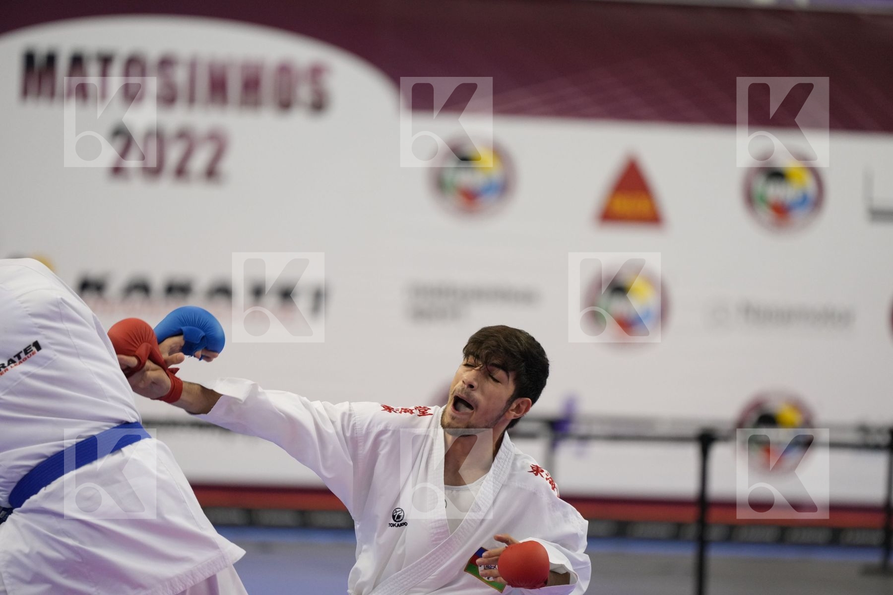 Kumite final bout featuring AGHAYEV FARID & DE VIVO DANIELE