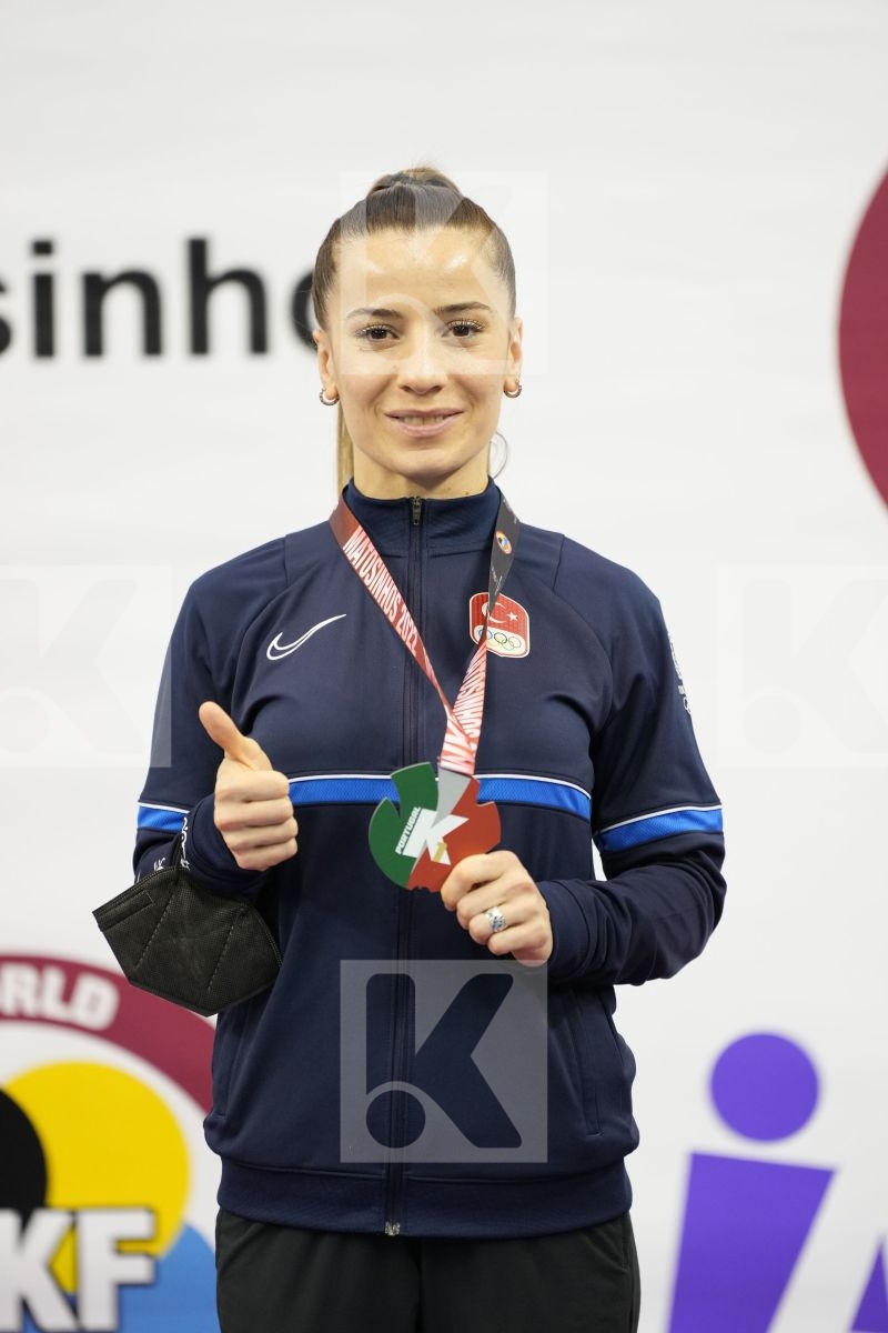 Podium featuring OZCELIK ARAPOGLU SERAP
