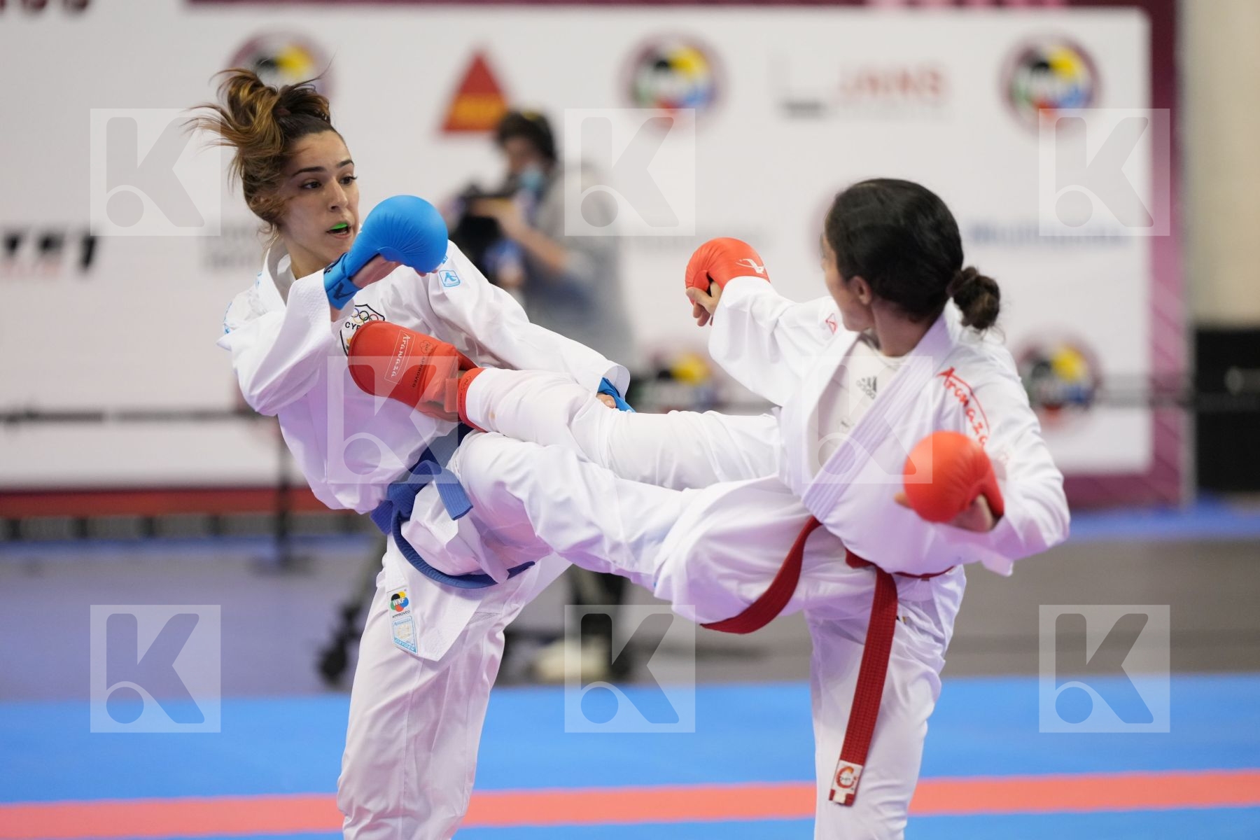 Kumite bronze bout featuring Sara Leal & Irene Kontou