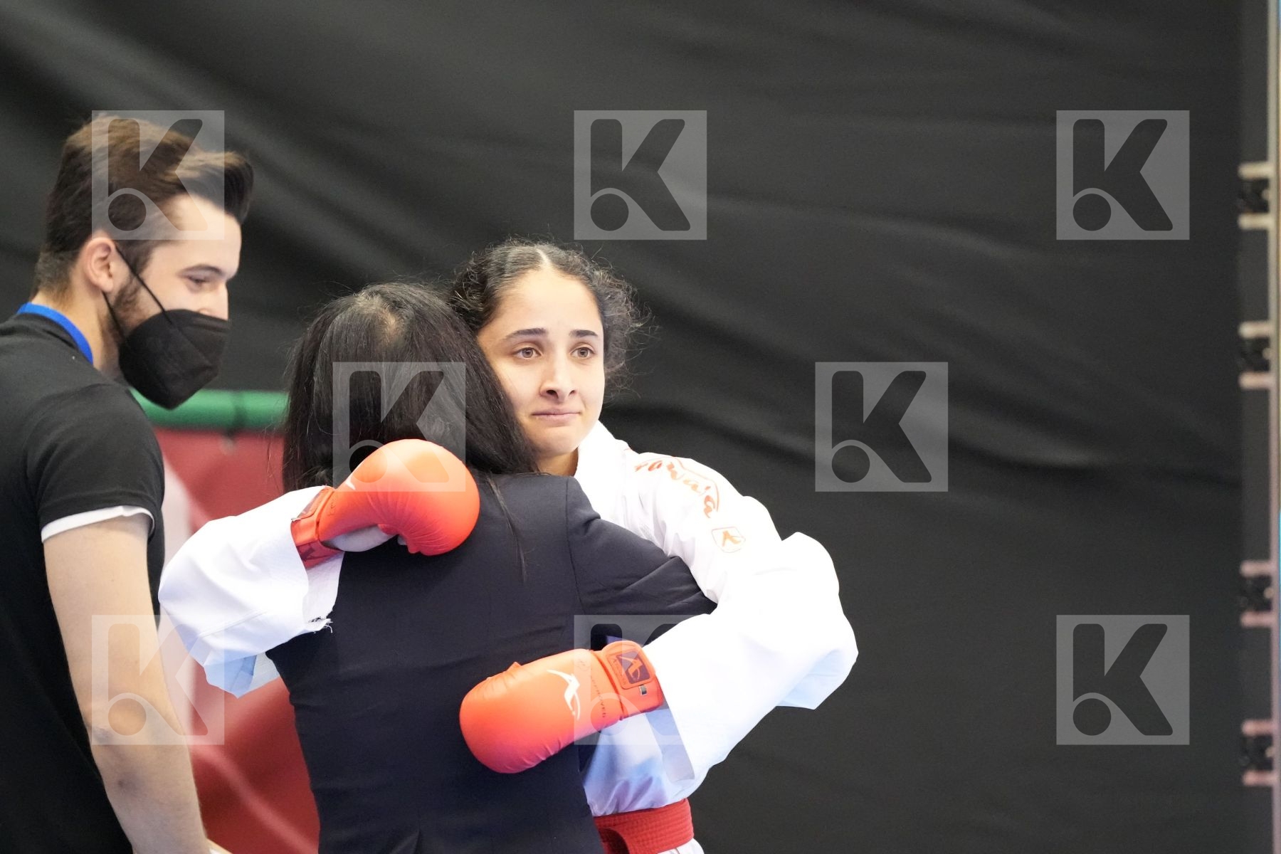 Kumite bronze bout featuring Sara Leal & Irene Kontou
