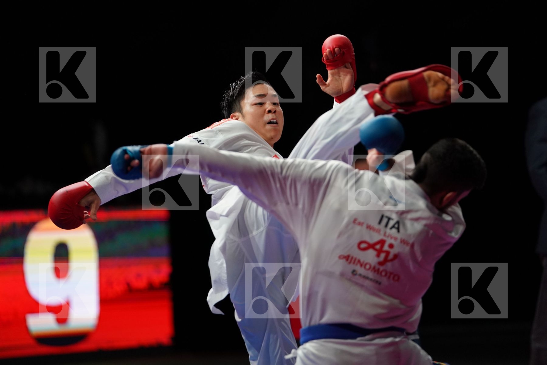 SAGO NAOTO (JAPAN) VS CRESCENZO ANGELO (ITALY) in Senior Kumite -60 Kg - Bronze bout
