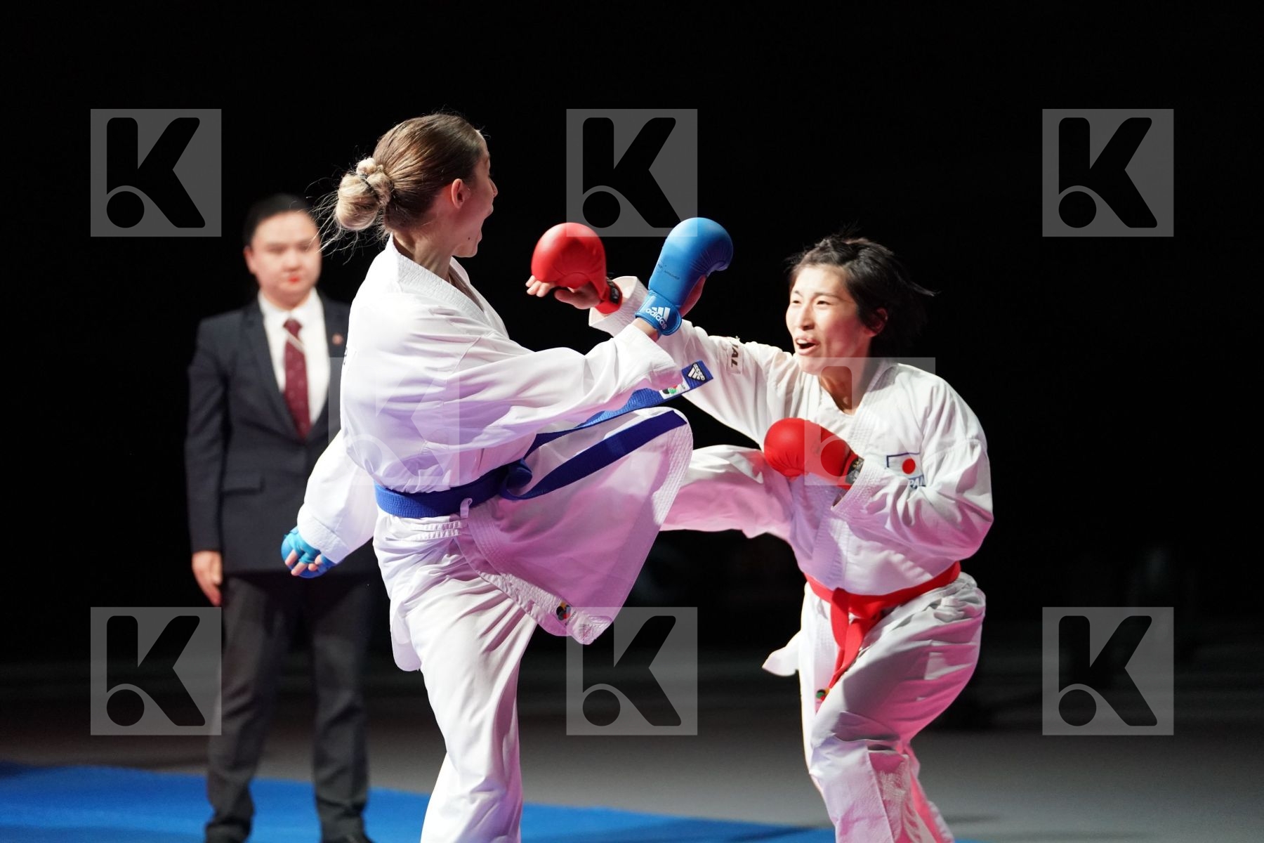 SOMEYA MAYUMI (JAPAN) VS SIVERT LAURA (FRANCE) in Senior Kumite -61 Kg - Bronze bout