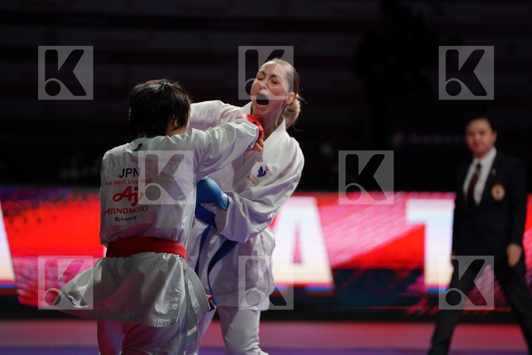 SOMEYA MAYUMI (JAPAN) VS SIVERT LAURA (FRANCE) in Senior Kumite -61 Kg - Bronze bout
