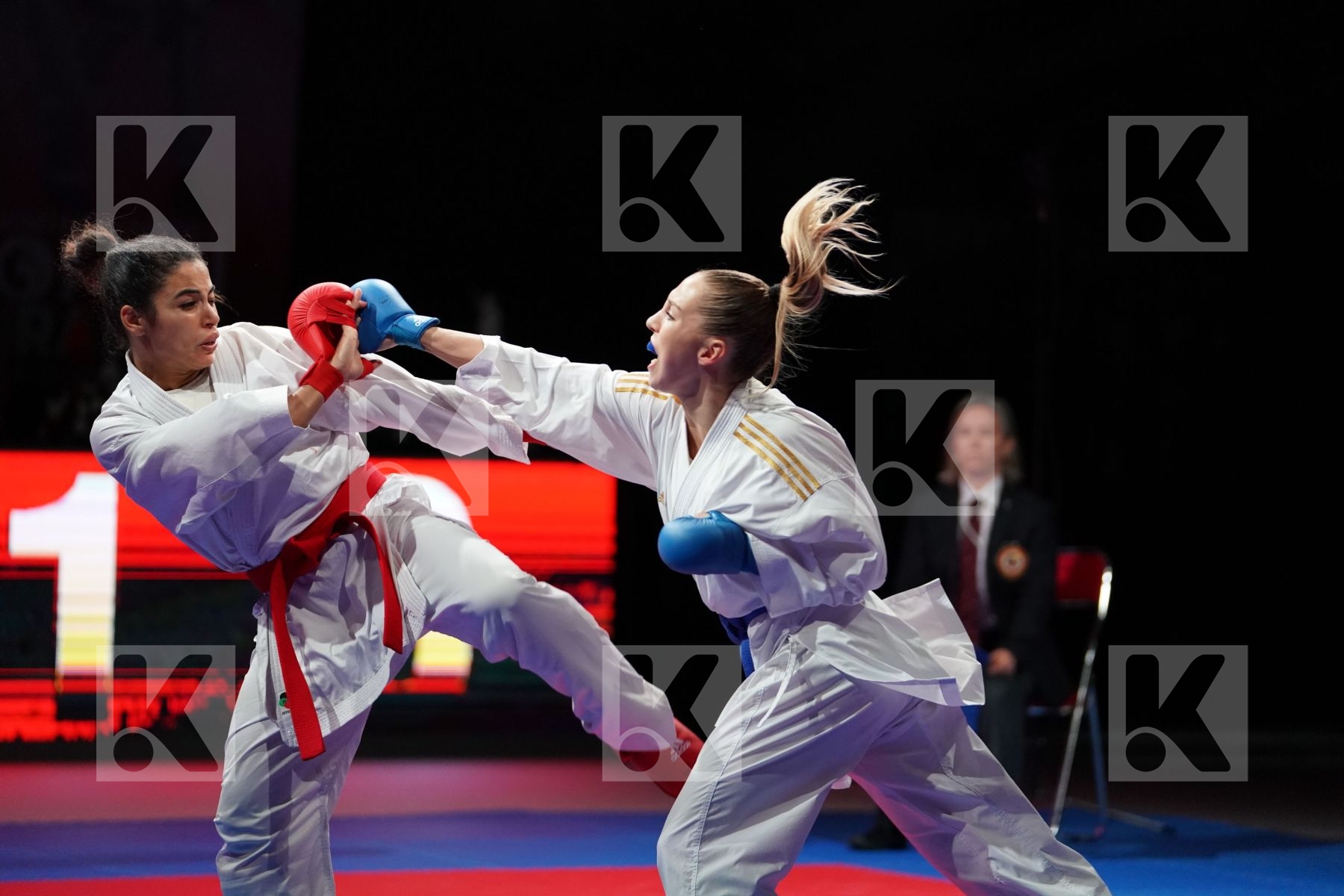 HEURTAULT LEILA (FRANCE) VS PHILIPPE GWENDOLINE (FRANCE) in Senior Kumite -61 Kg - Bronze bout