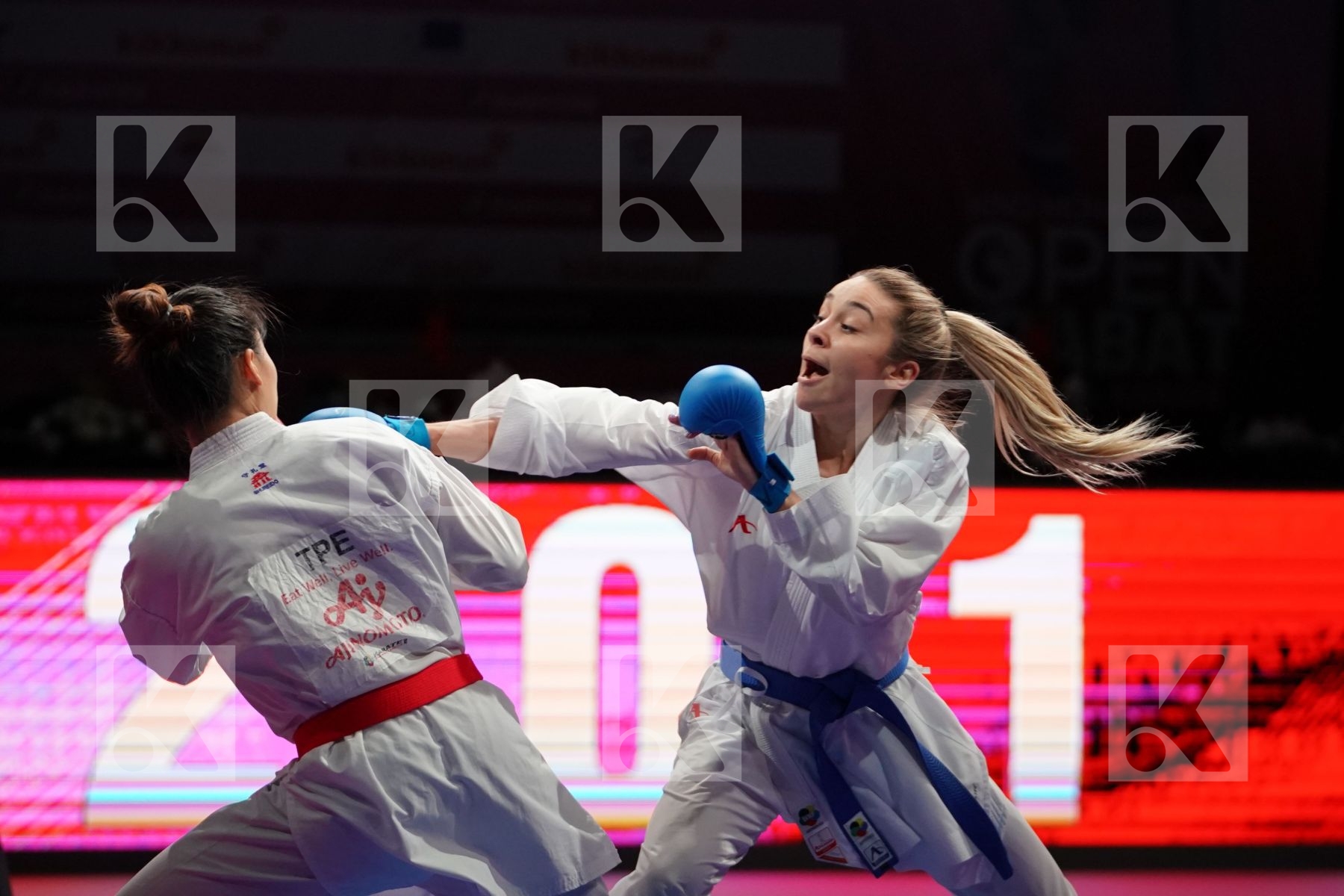 WEN TZU-YUN (CHINESE TAIPEI) VS TERLIUGA ANZHELIKA (UKRAINE) in Senior Kumite -55 Kg - Gold bout