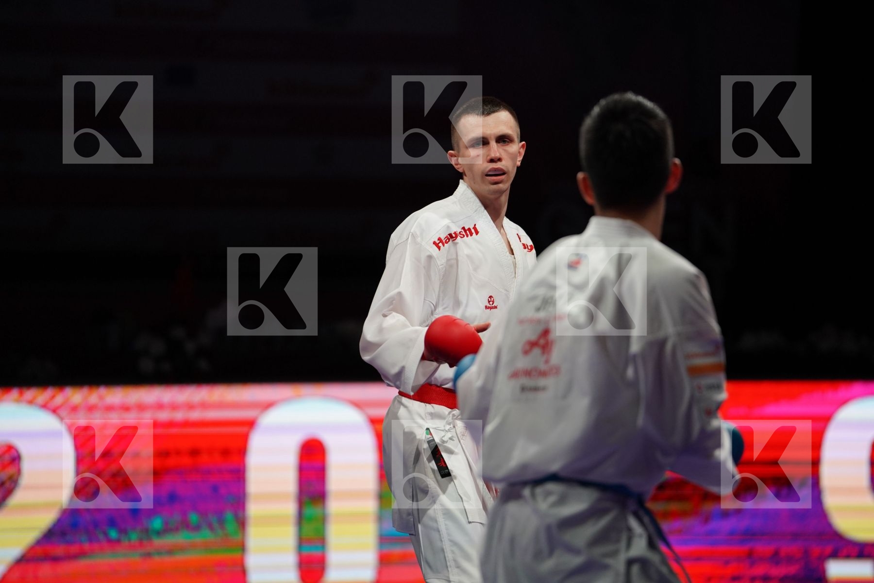 CHOBOTAR VALERII (UKRAINE) VS ARAGA RYUTARO (JAPAN) in Senior Kumite -84 Kg - Gold bout