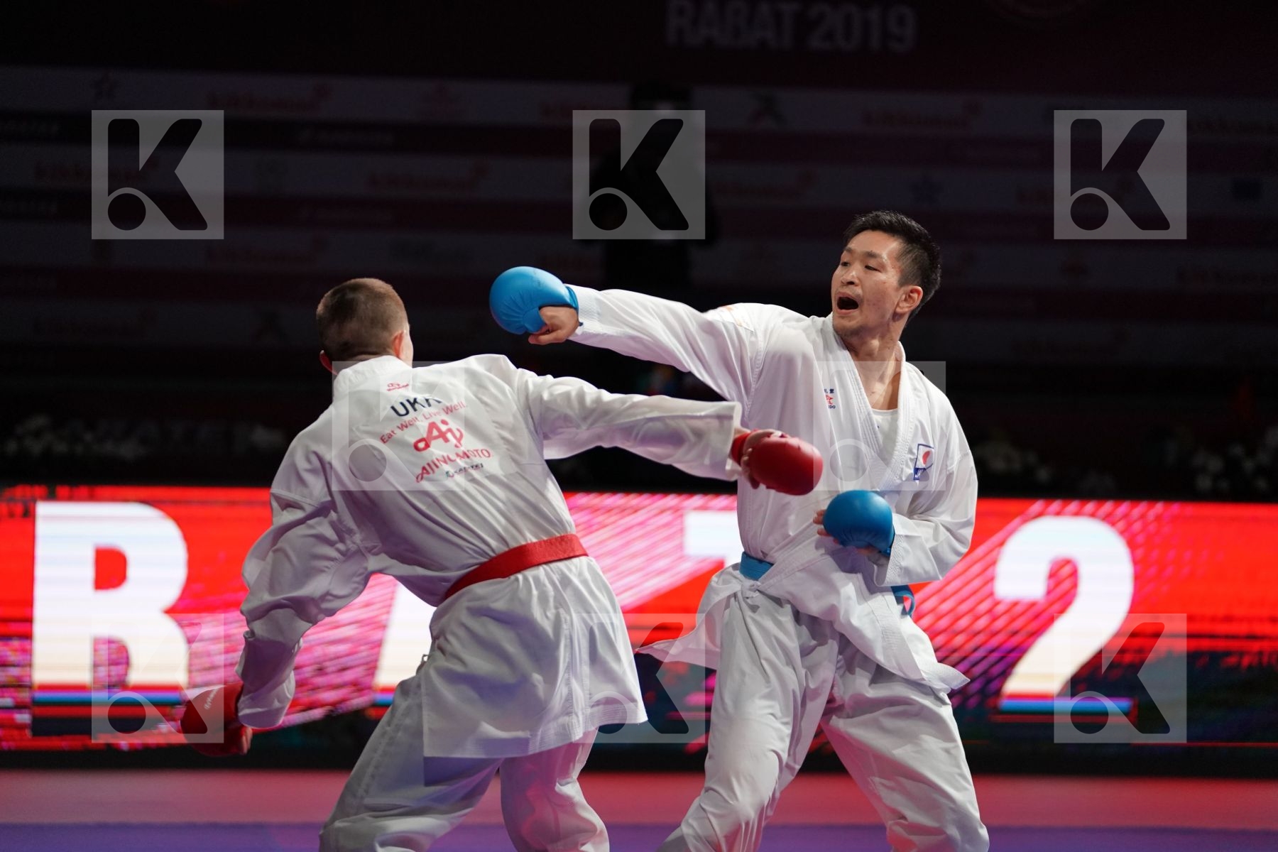 CHOBOTAR VALERII (UKRAINE) VS ARAGA RYUTARO (JAPAN) in Senior Kumite -84 Kg - Gold bout