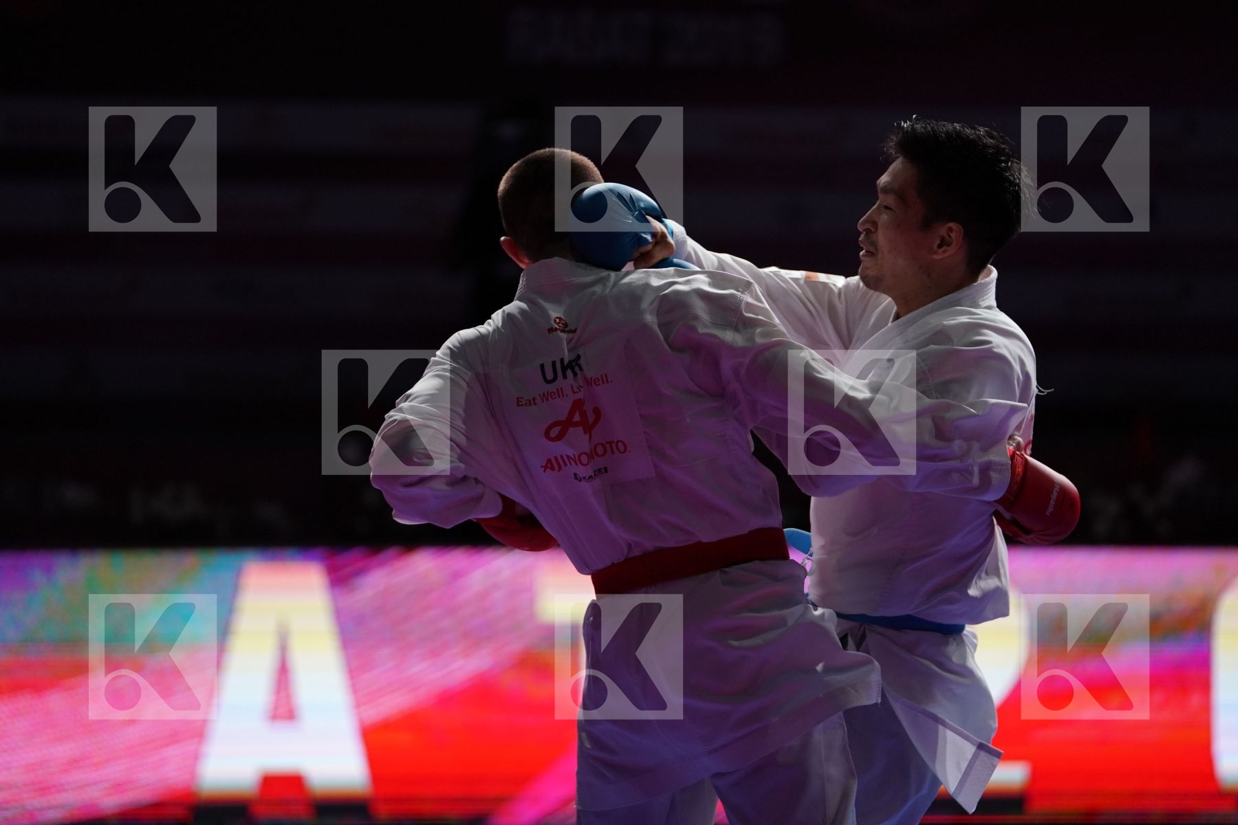 CHOBOTAR VALERII (UKRAINE) VS ARAGA RYUTARO (JAPAN) in Senior Kumite -84 Kg - Gold bout