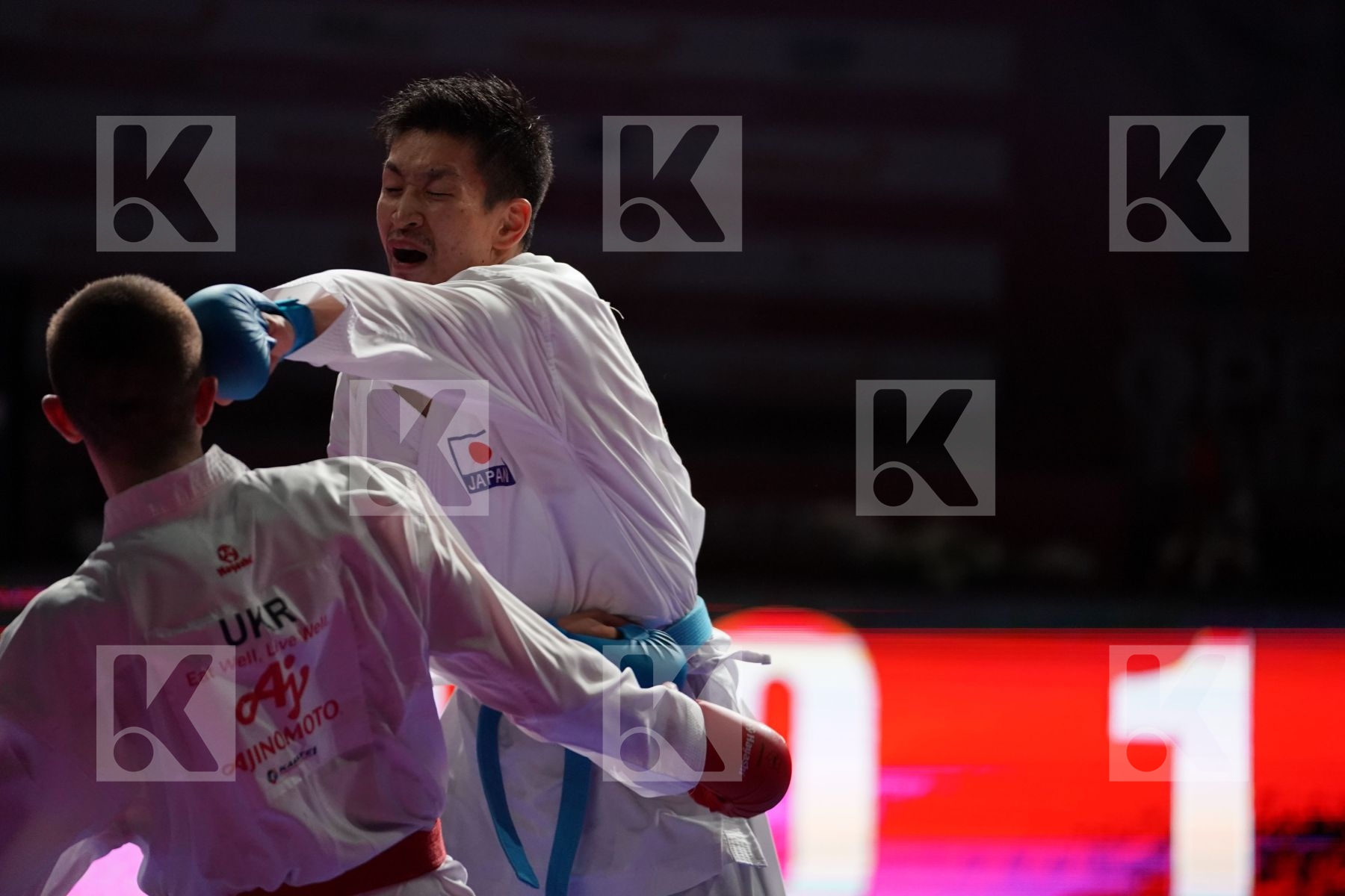 CHOBOTAR VALERII (UKRAINE) VS ARAGA RYUTARO (JAPAN) in Senior Kumite -84 Kg - Gold bout