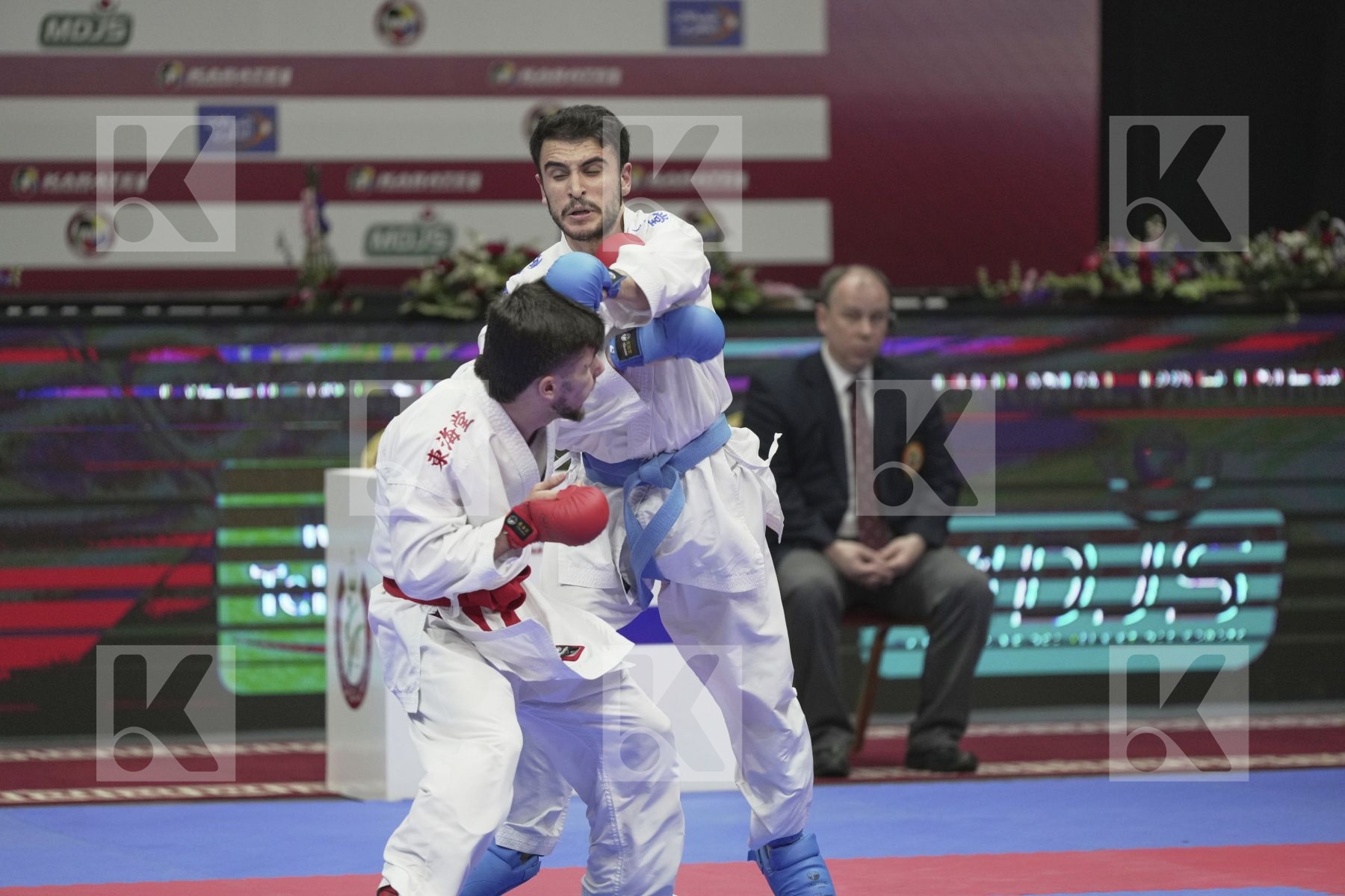 Kumite bronze bout featuring HUSEYNOV  SULTAN & GULIYEV AMINAGHA