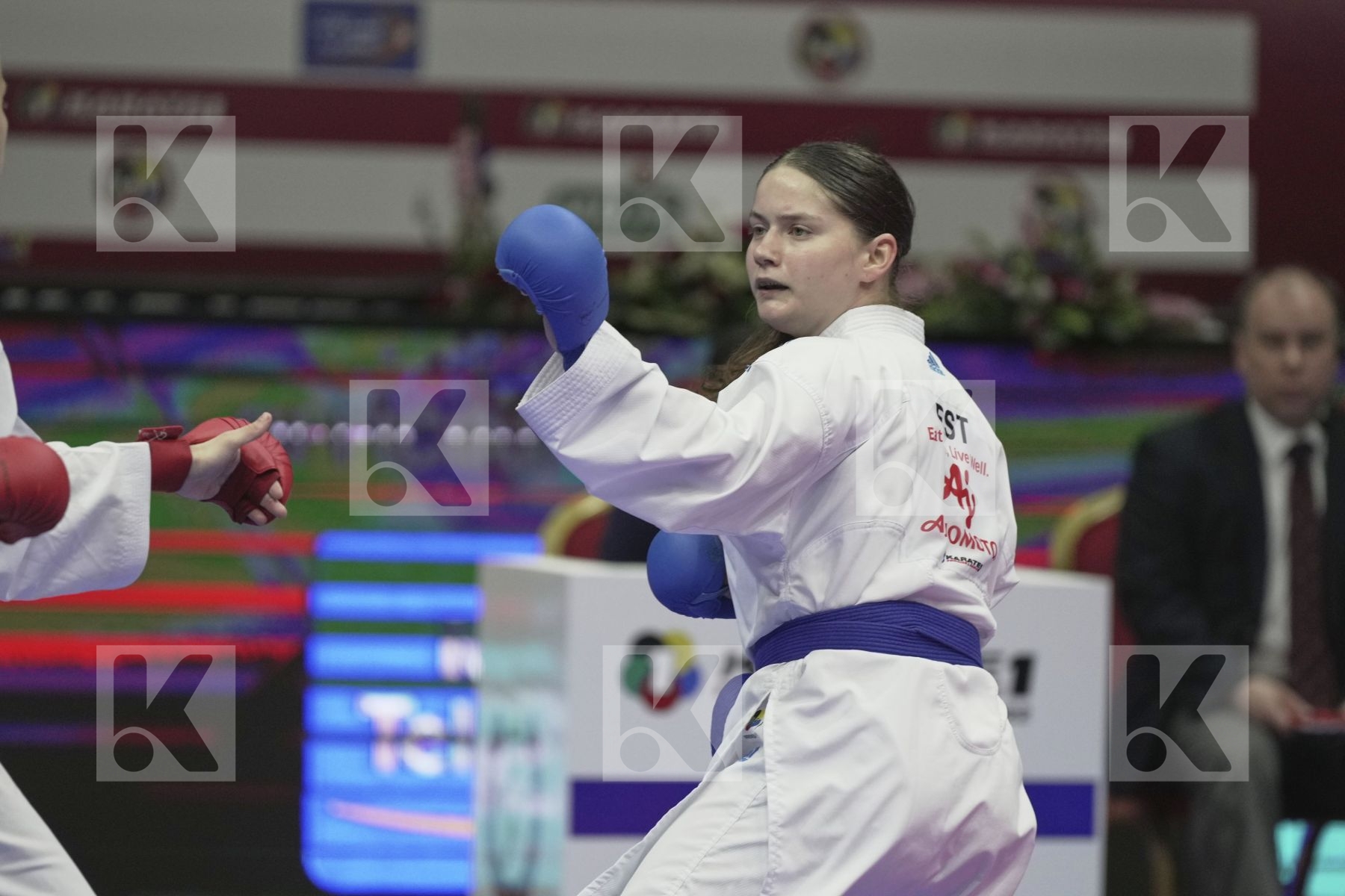 Kumite bronze bout featuring Lirisman Li & Pereira Villalobos Sonia