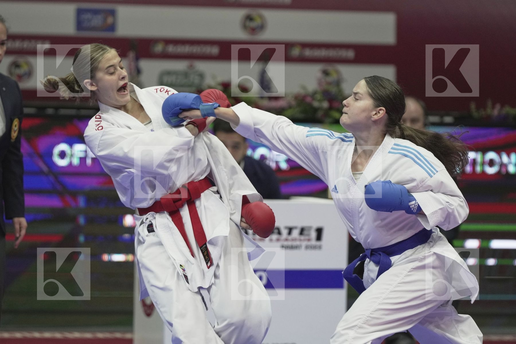 Kumite bronze bout featuring Lirisman Li & Pereira Villalobos Sonia