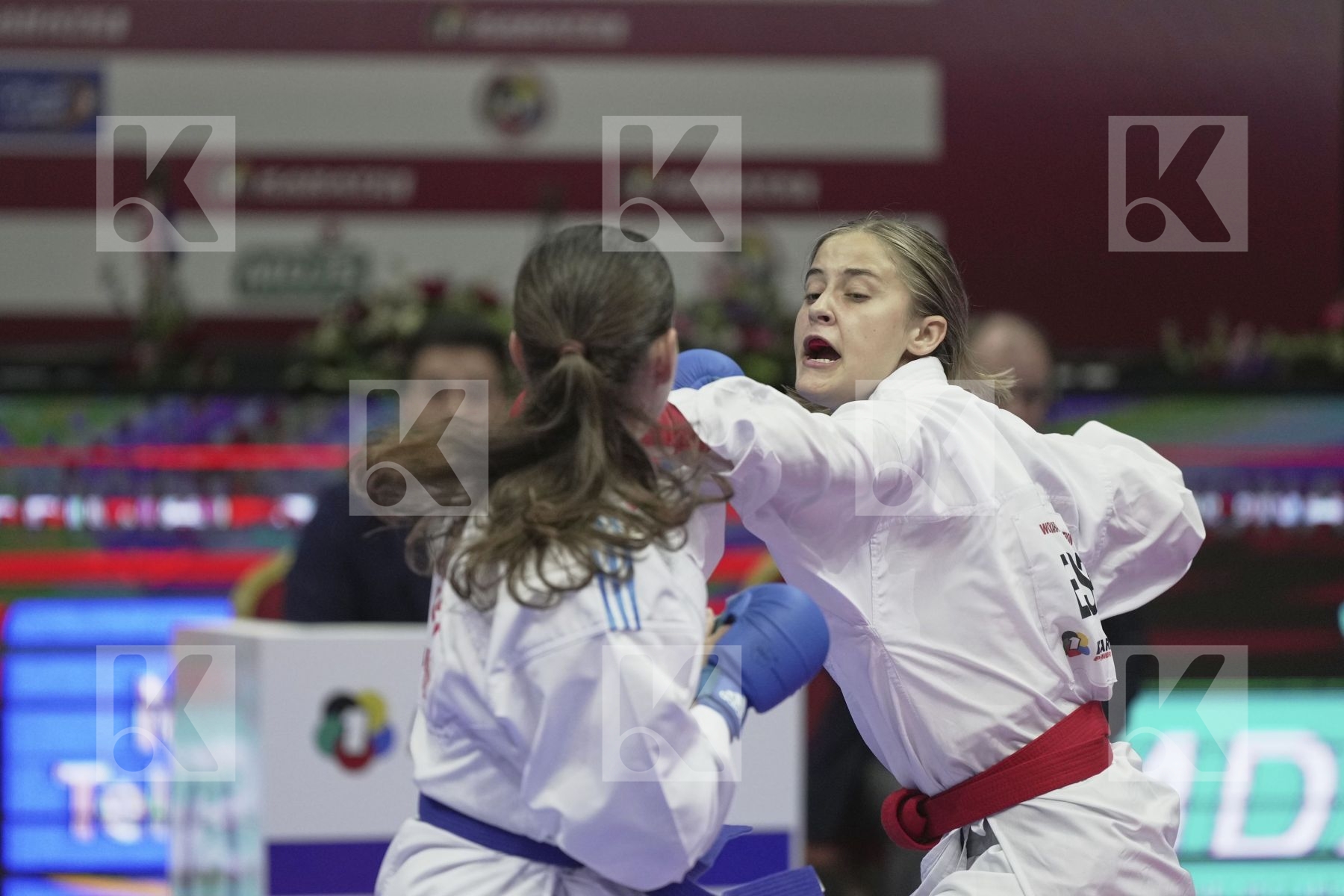 Kumite bronze bout featuring Lirisman Li & Pereira Villalobos Sonia