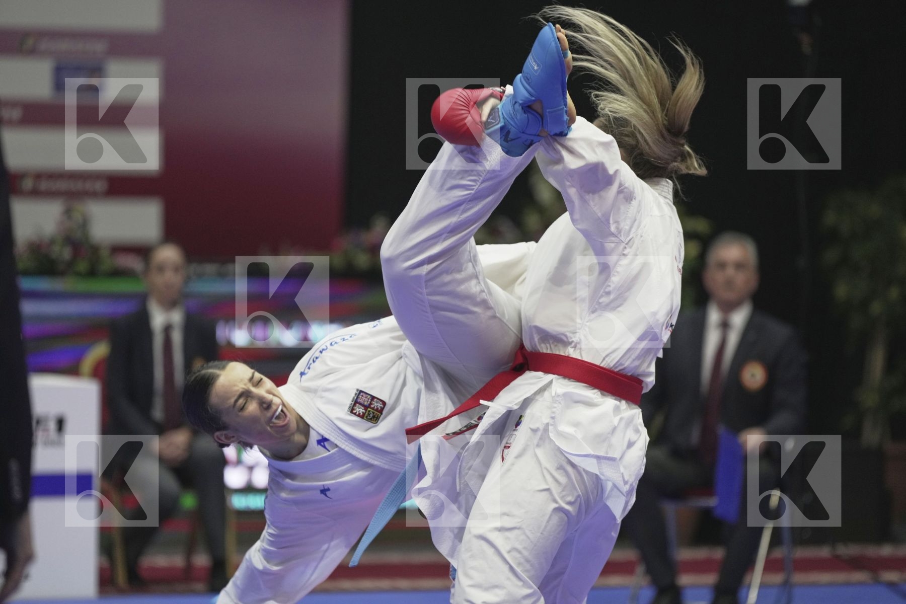 Kumite bronze bout featuring ORANA FORTESA & SACHOVA MARTINA
