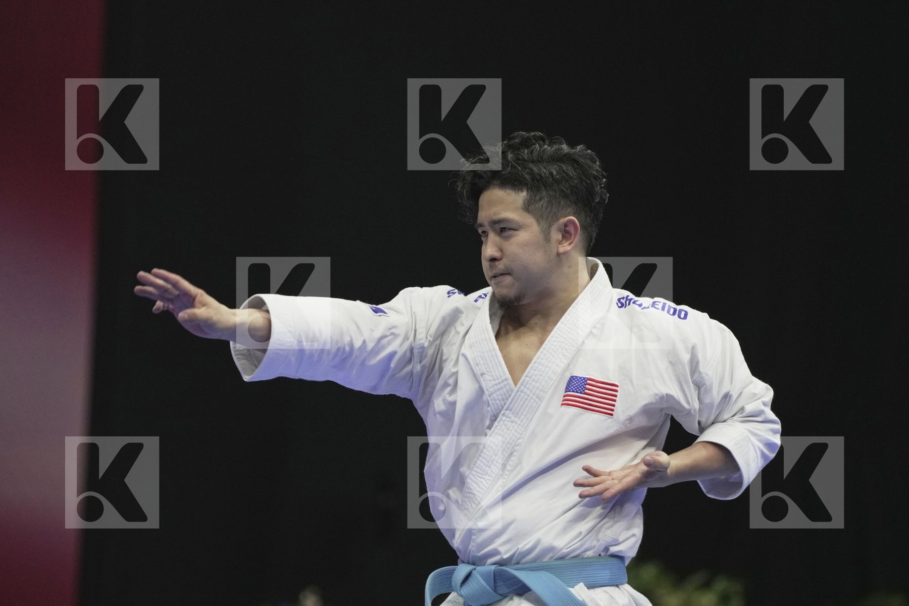 Kata final bout featuring Tozaki Gakuji