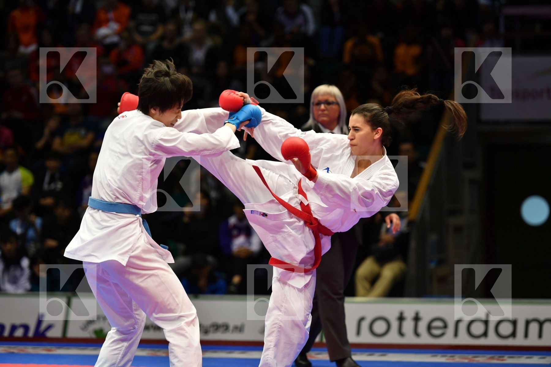 Canada China Female kumite -61 kg Jumaa Haya Yin Xiaoyan