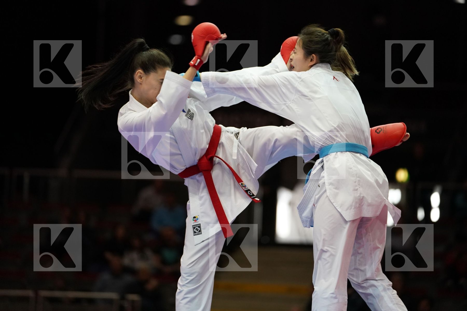HALYNA MELNYK (UKRAINE) VS GONG LI (CHN) in Senior Kumite -68 Kg - Bronze bout