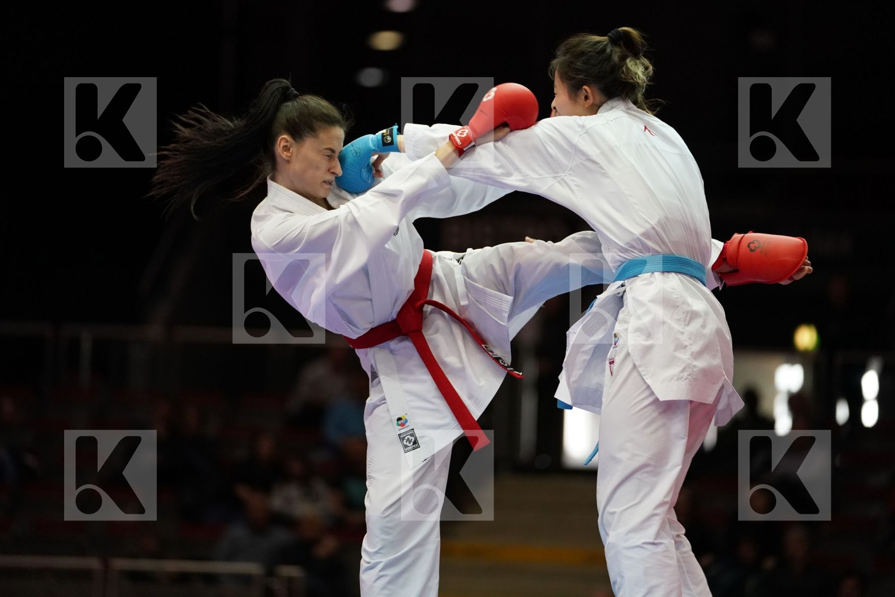 HALYNA MELNYK (UKRAINE) VS GONG LI (CHN) in Senior Kumite -68 Kg - Bronze bout