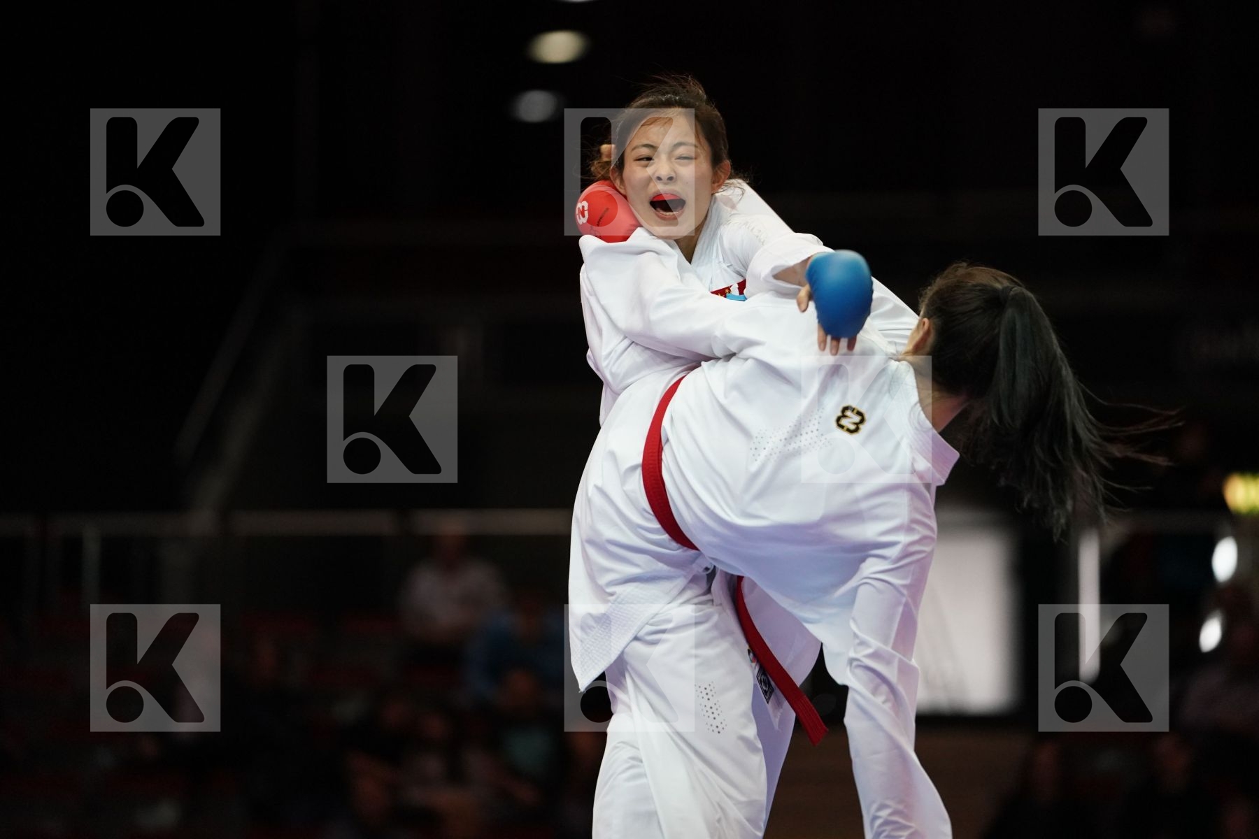 HALYNA MELNYK (UKRAINE) VS GONG LI (CHN) in Senior Kumite -68 Kg - Bronze bout