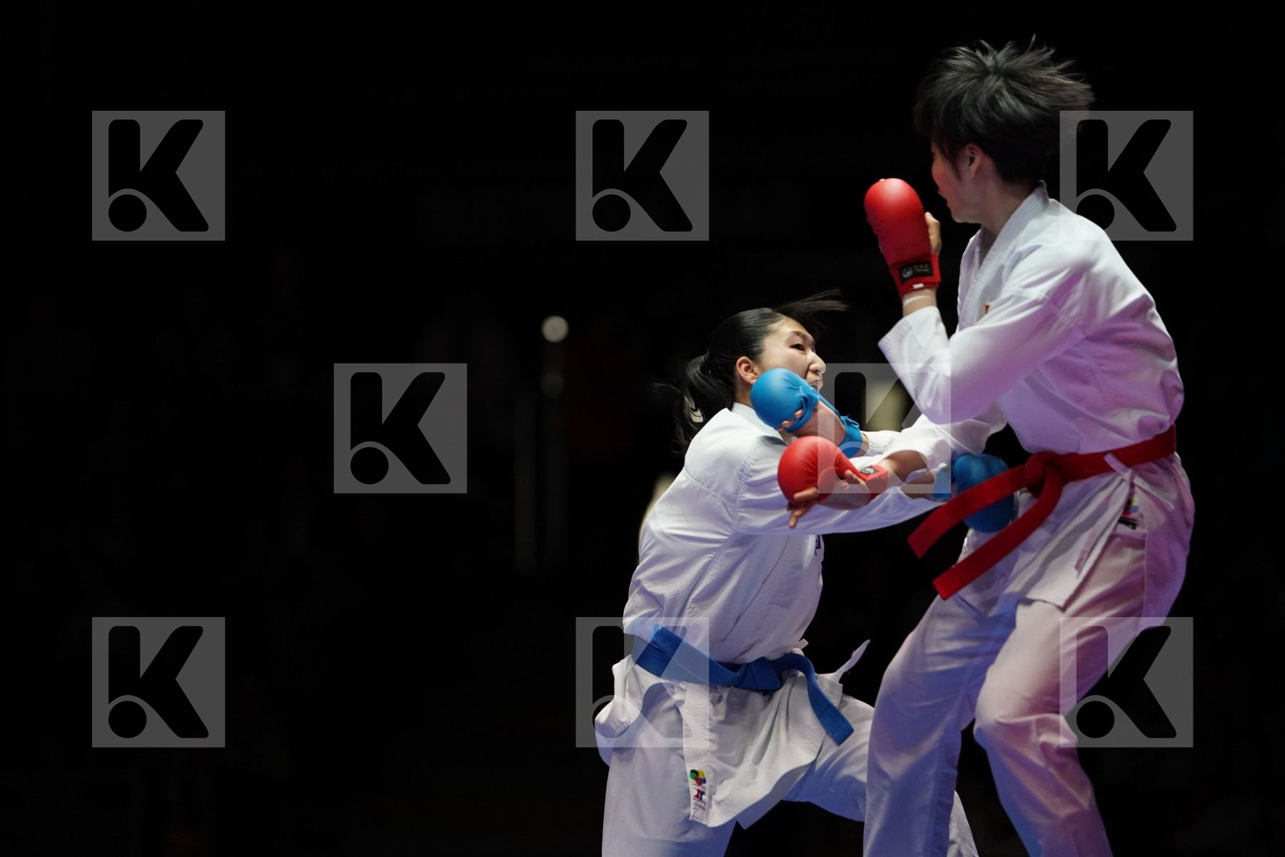 YIN XIAOYAN (CHINA) VS YUKI KUJURO (JAPAN) in Senior Kumite -61 Kg - Gold bout