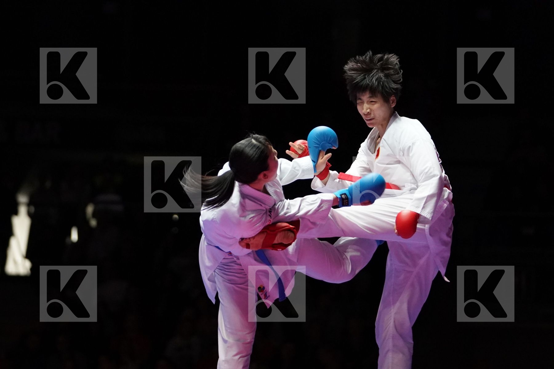 YIN XIAOYAN (CHINA) VS YUKI KUJURO (JAPAN) in Senior Kumite -61 Kg - Gold bout