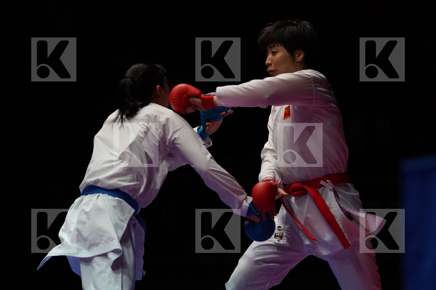 YIN XIAOYAN (CHINA) VS YUKI KUJURO (JAPAN) in Senior Kumite -61 Kg - Gold bout