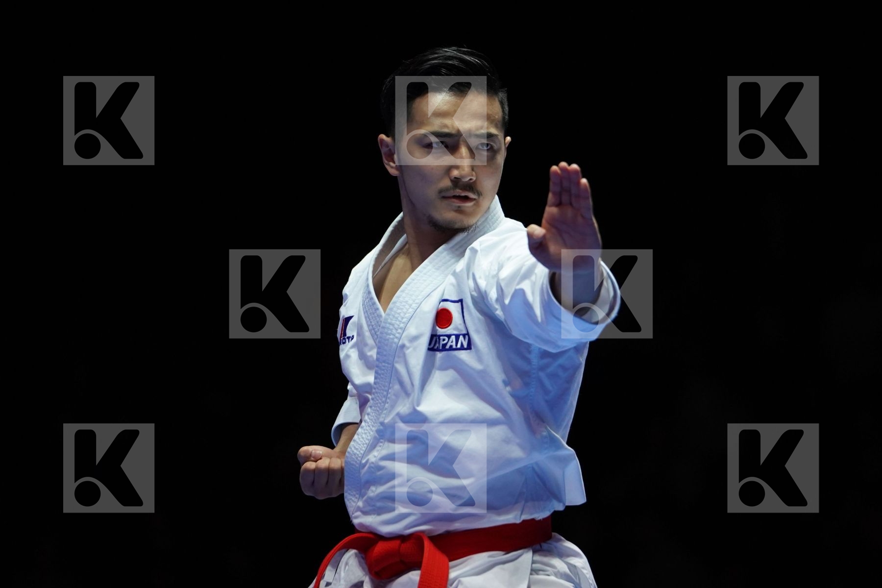 KAZUMASA MOTO (JAPAN) in Senior Male Kata - Gold bout