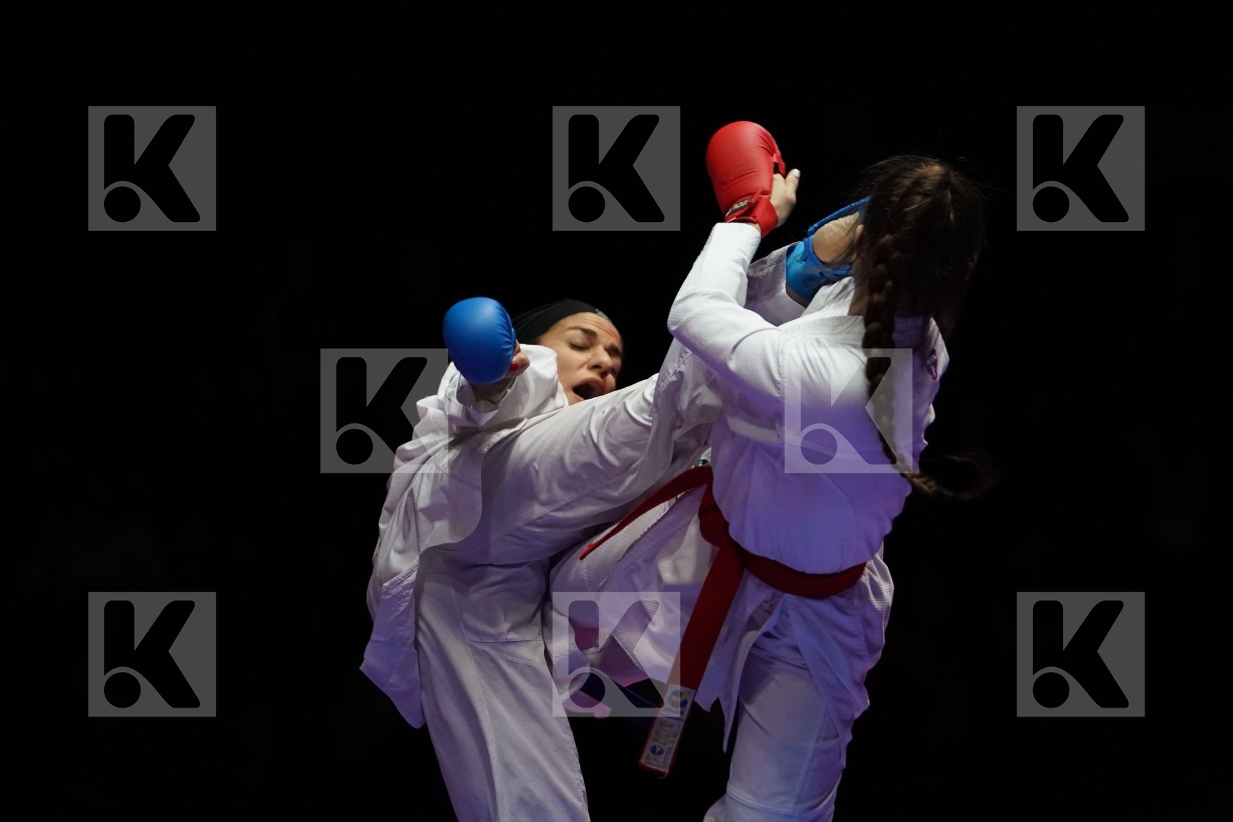 VALENTINA TORO MENESES (CHILE) VS TARAVAT KHAKSAR (ISLAMIC REPUBLIC OF IRAN) in Senior Kumite -55 Kg - Gold bout