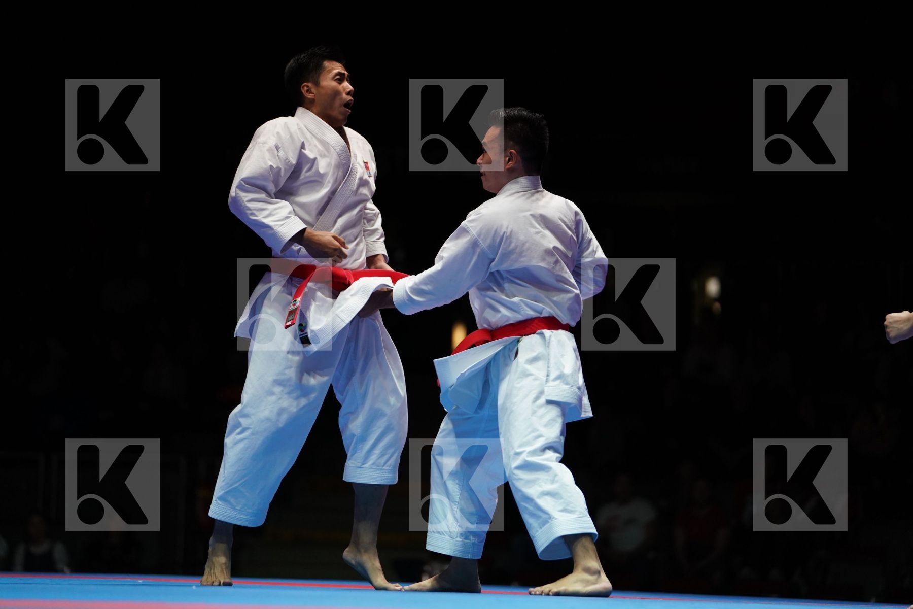 MALAYSIA (HOE, LEONG, OH THENG WEI) in Senior Team Male Kata - Gold bout