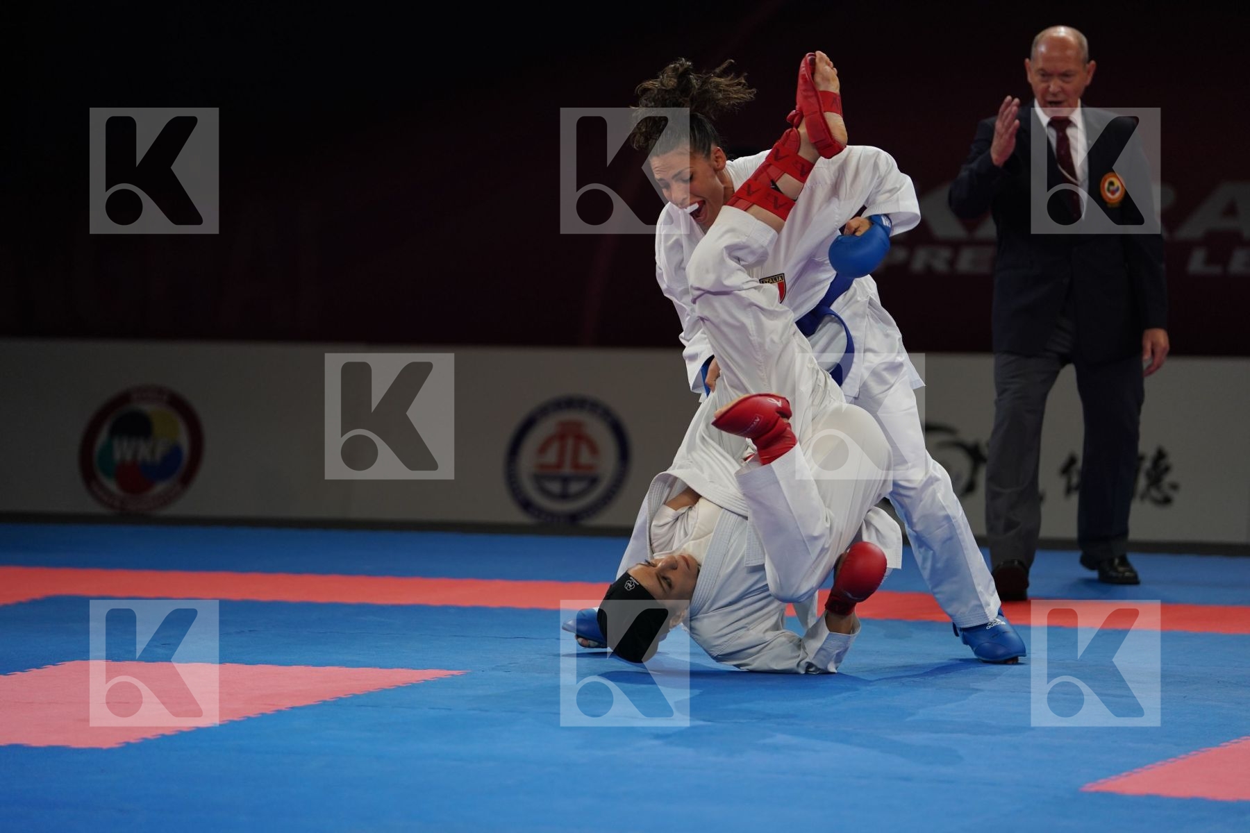 KHAKSAR TRAVAT (ISLAMIC REPUBLIC OF IRAN) vs BUSA LORENA (ITALY) in Senior Kumite -55 Kg - Bronze bout
