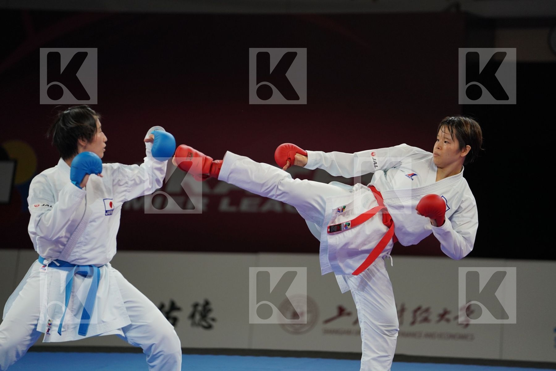 MORIGUCHI AYAMI (JAPAN) vs SOMEYA MAYUMI (JAPAN) in Senior Kumite -61 Kg - Bronze bout
